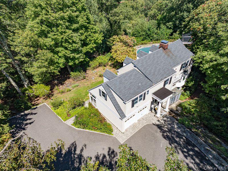 105 Laurel Lane — photo 4