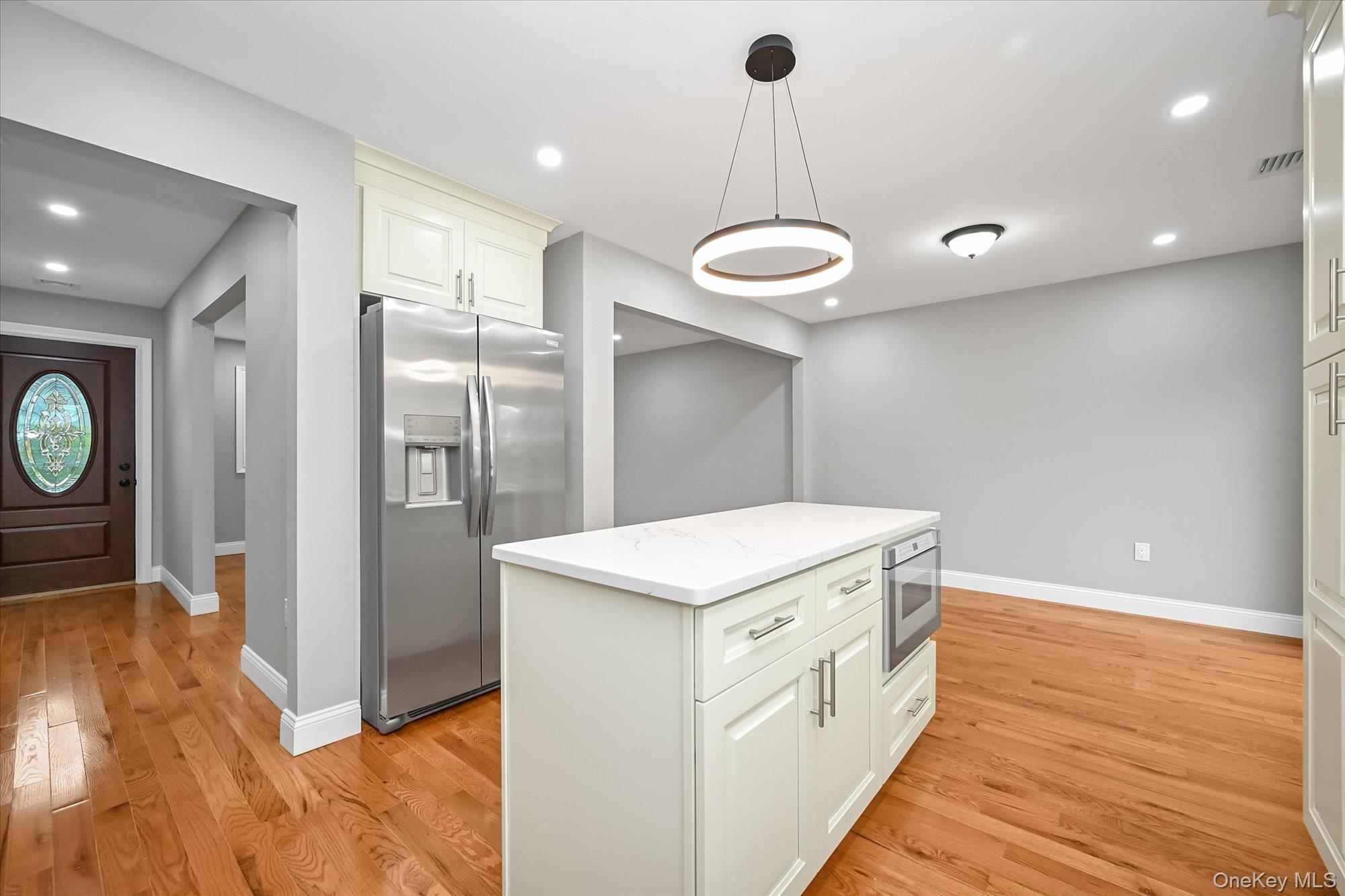 226 Vincent Drive — photo 8