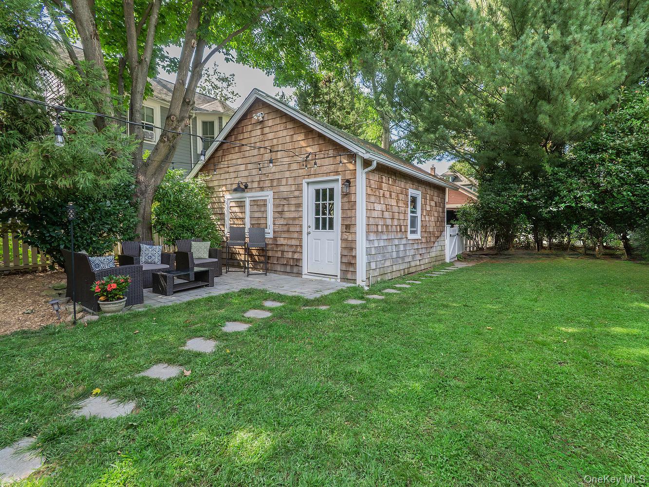 150 Franklin Avenue — photo 30