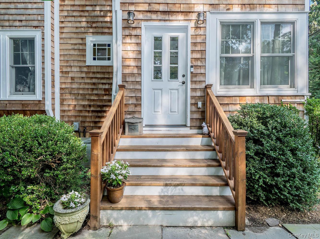 150 Franklin Avenue — photo 3