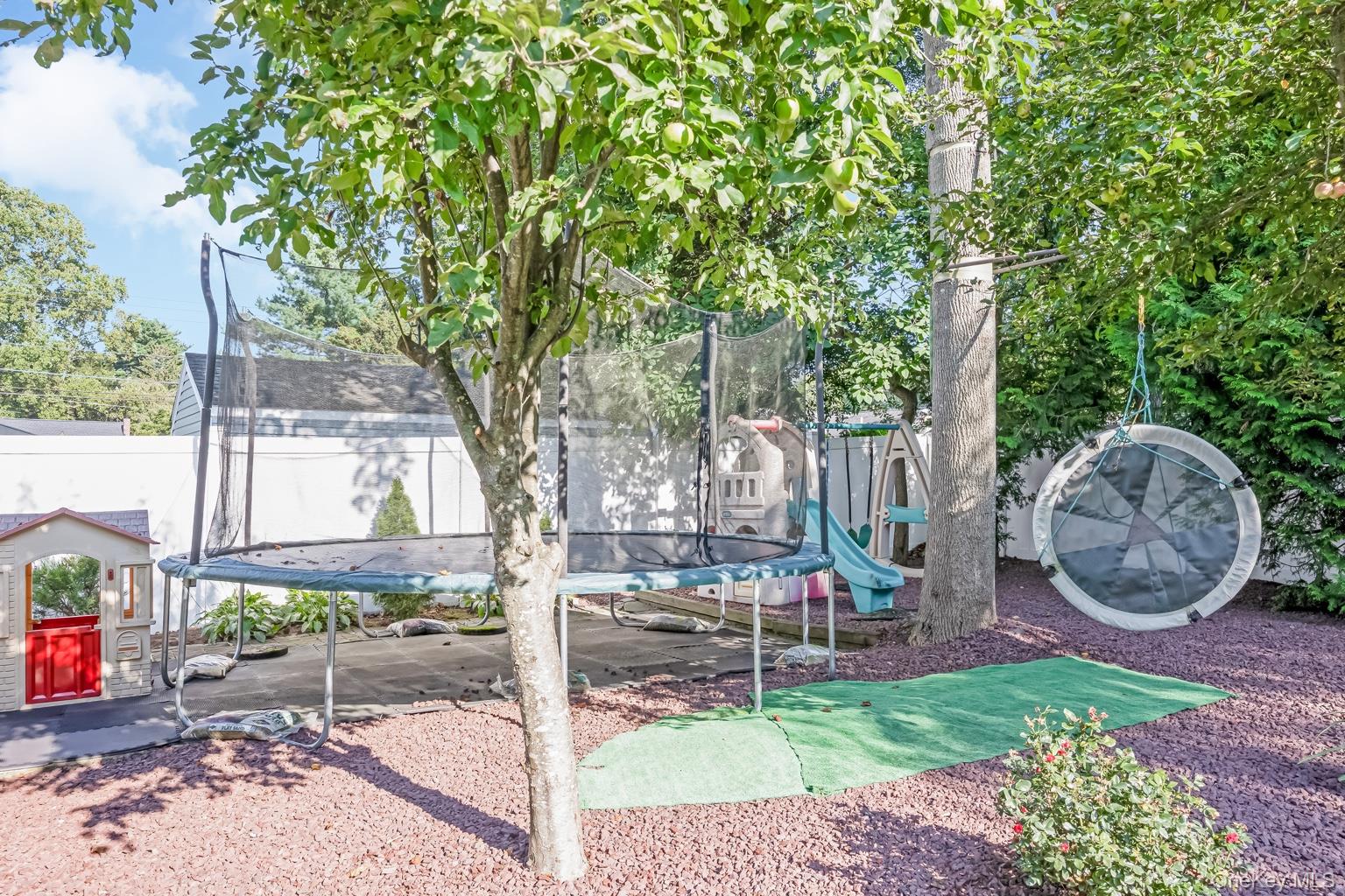 4 Vera Court — photo 37