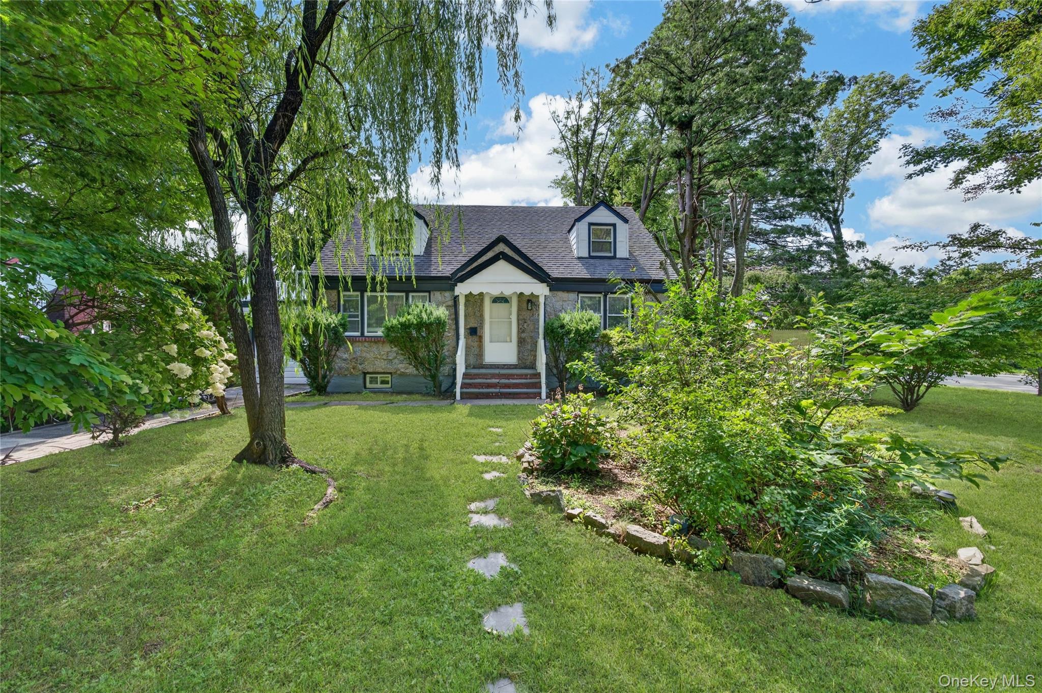 343 Sylvan Lane — photo 2