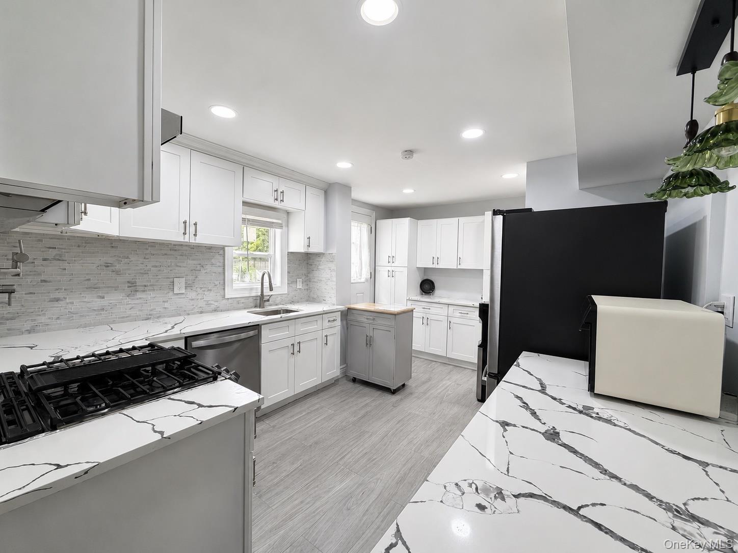 25 Charter Avenue — photo 21