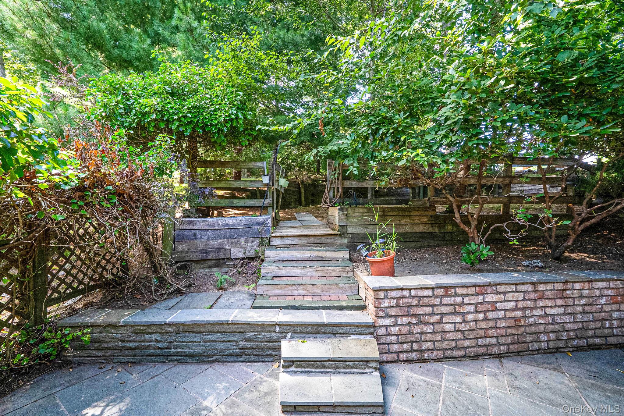 135 Oakside Drive — photo 12