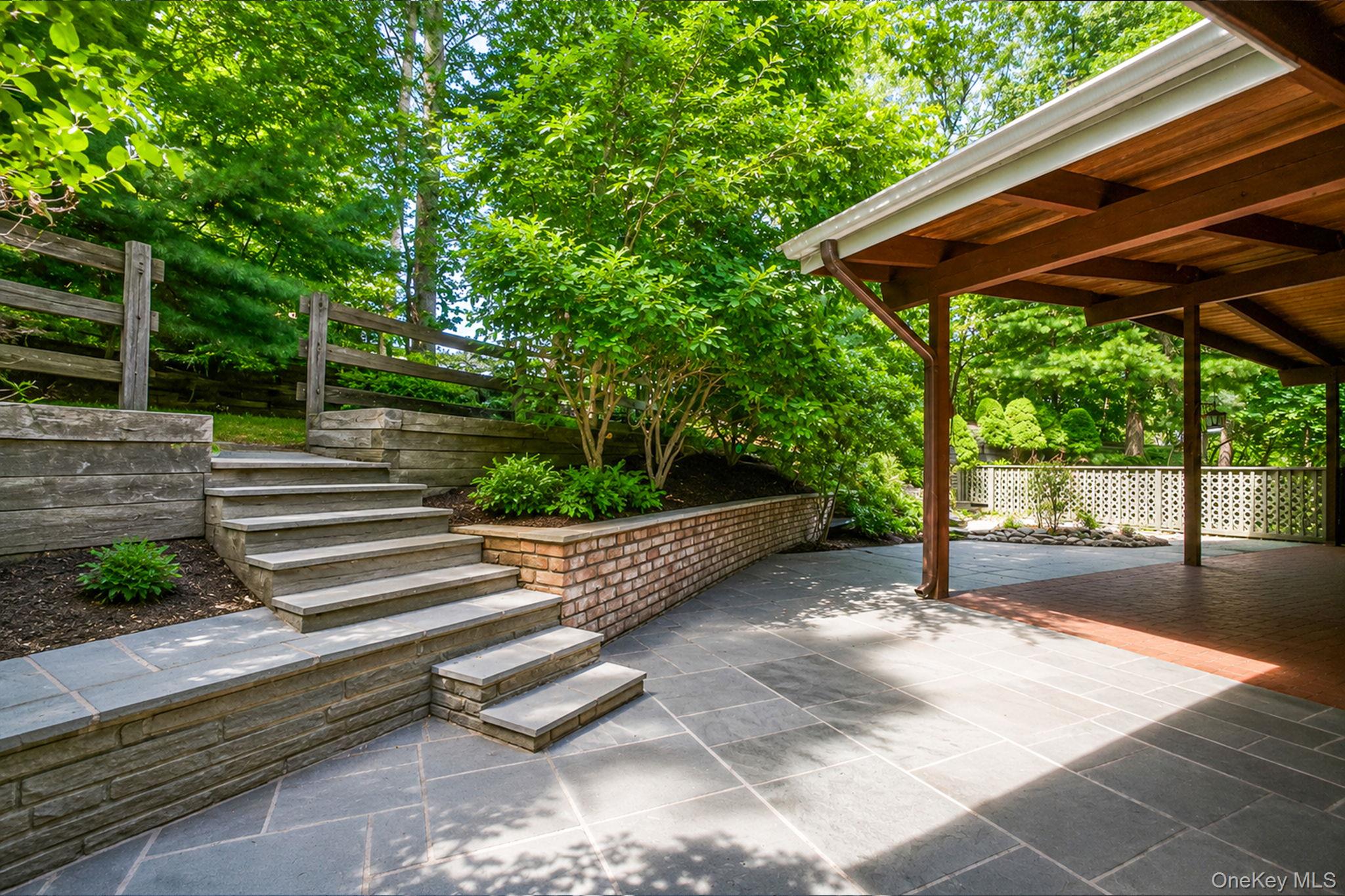 135 Oakside Drive — photo 9