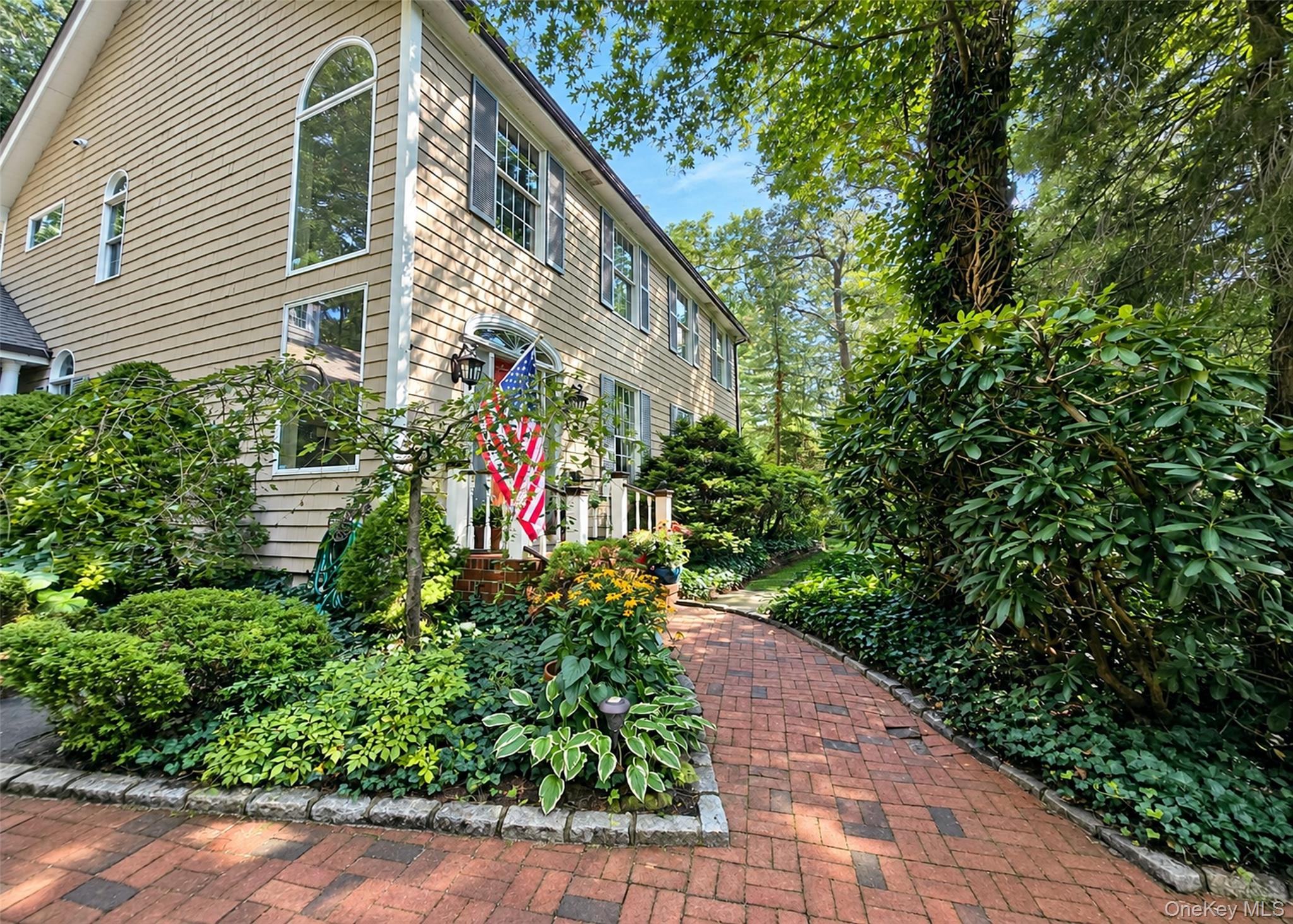 259 Astor Drive — photo 2