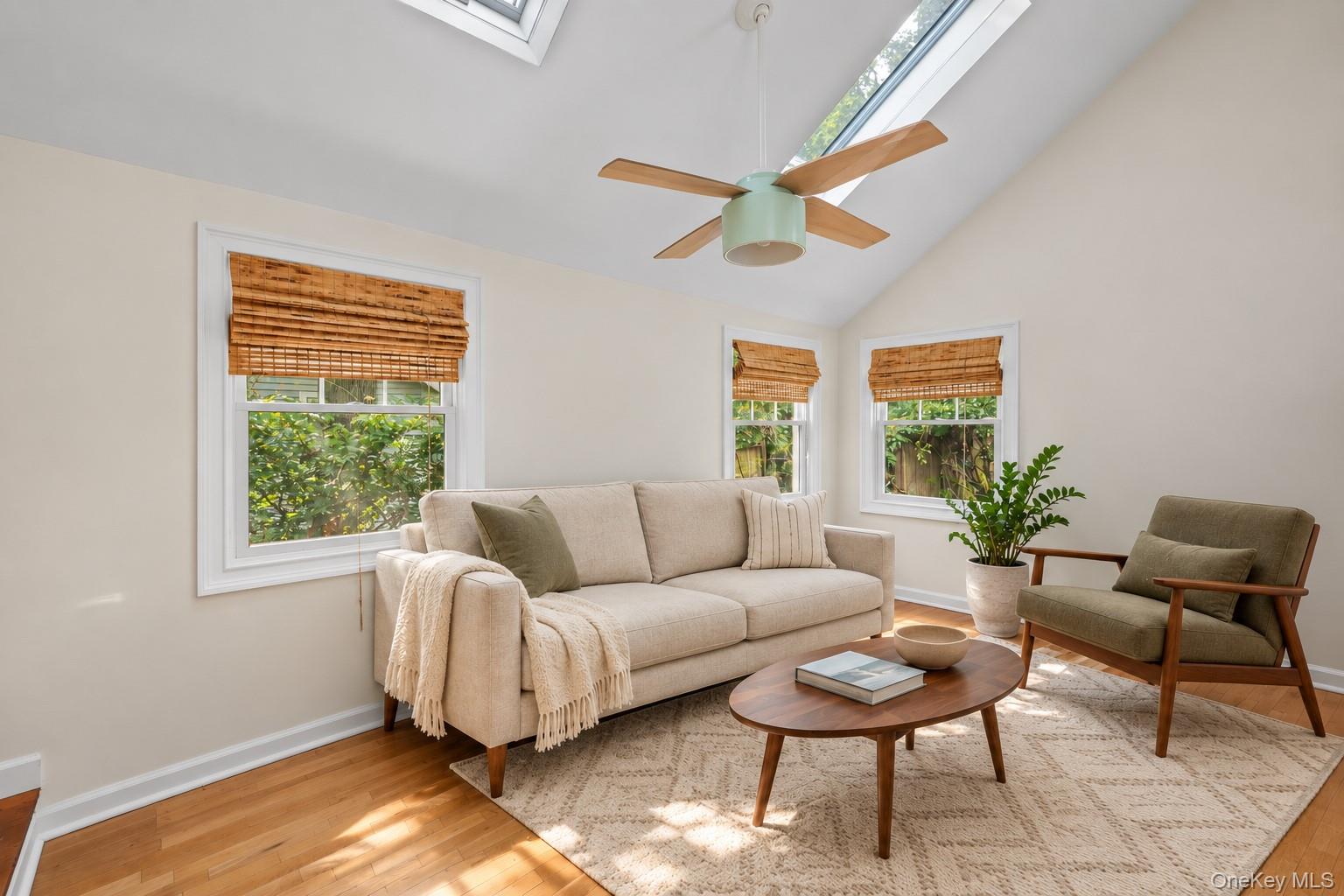 18 Walnut Avenue — photo 11