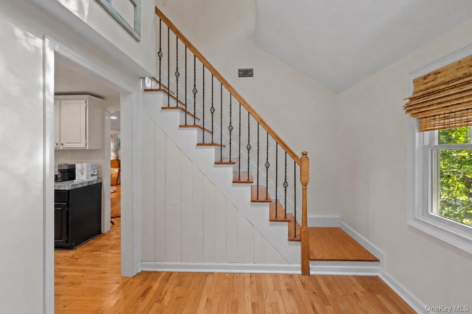 18 Walnut Avenue — photo 12