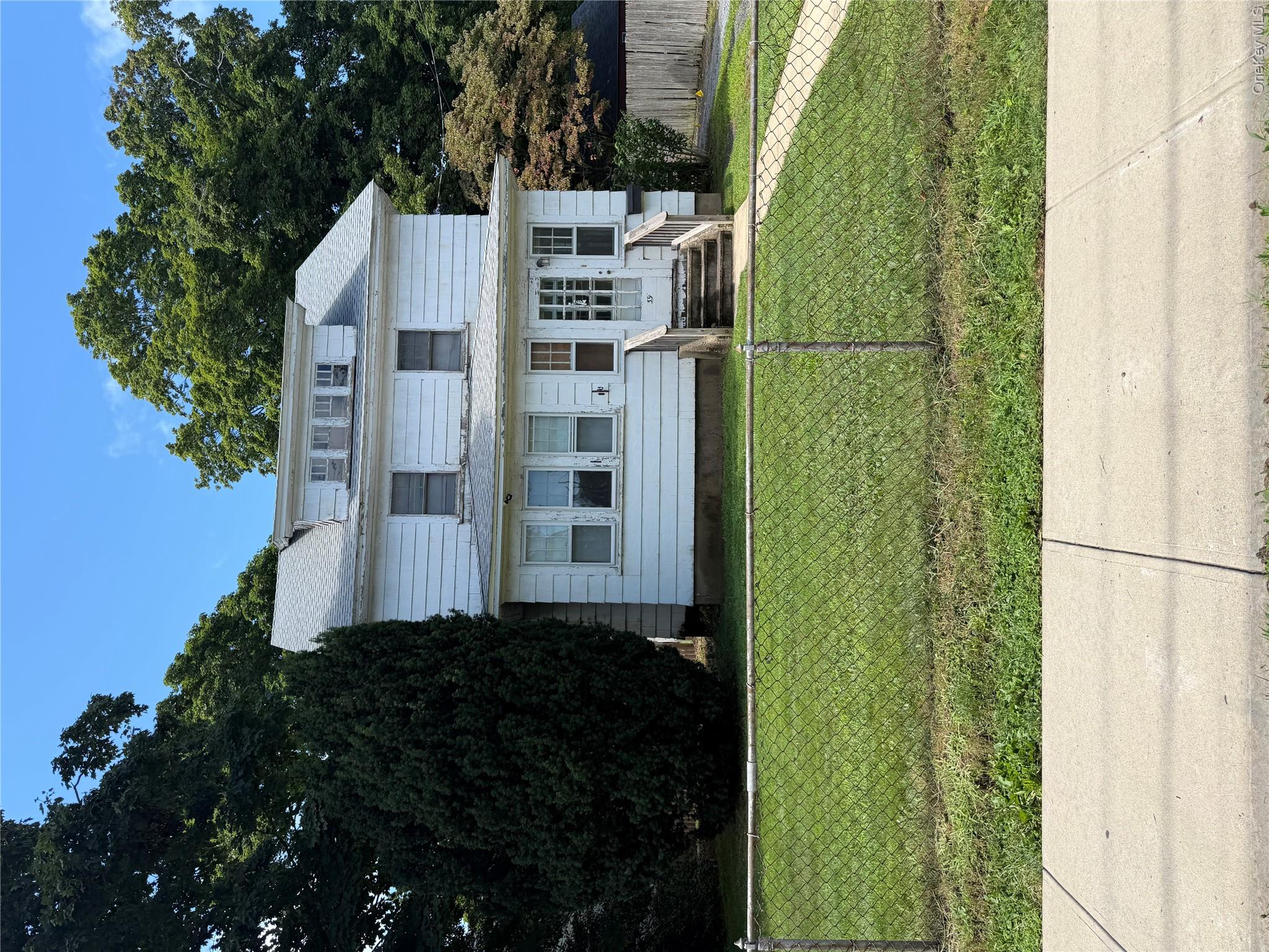 39 Broadway, Greenlawn