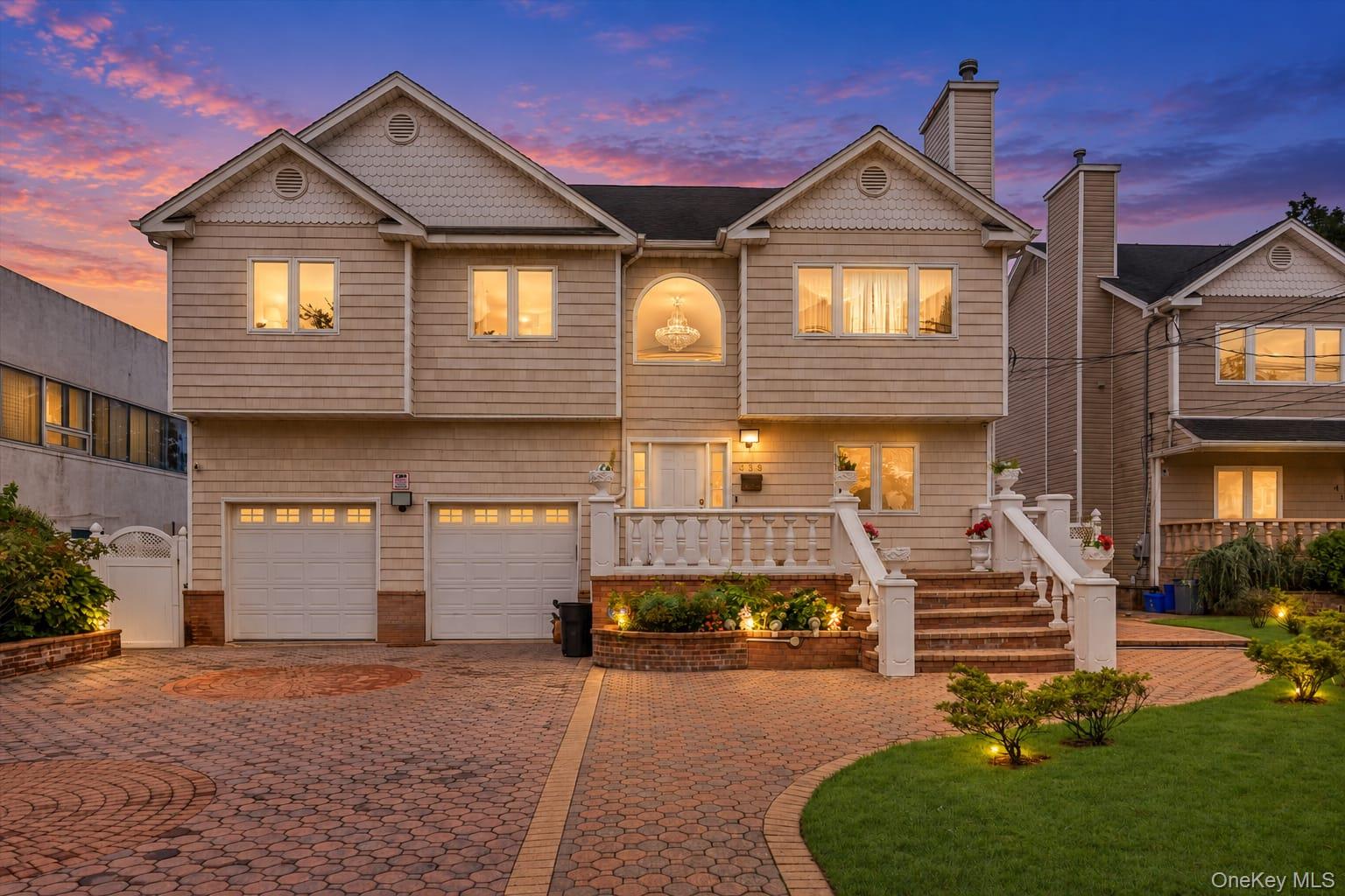433 Atlantic Avenue, Freeport