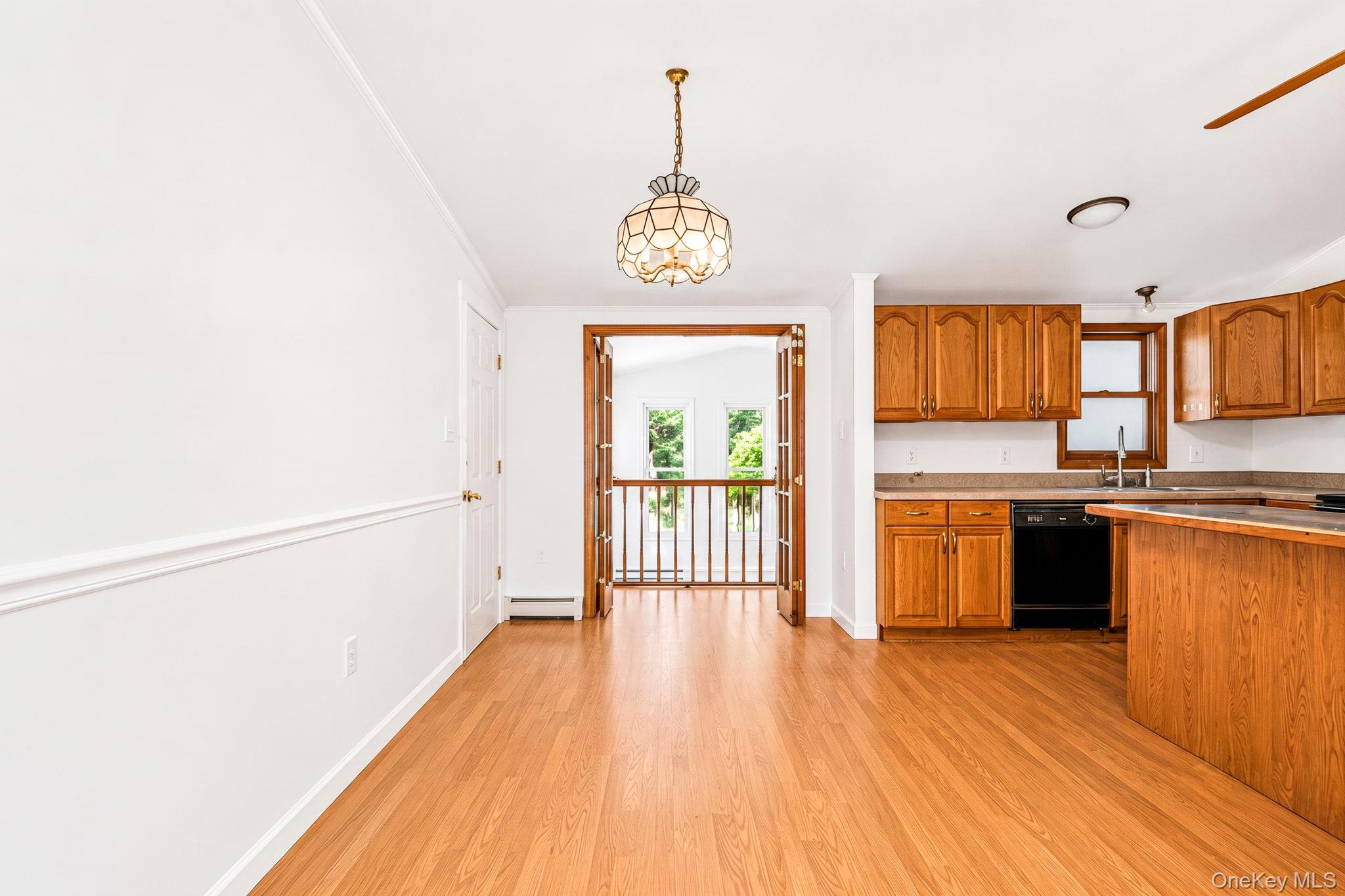 2356 Walnut Avenue — photo 4