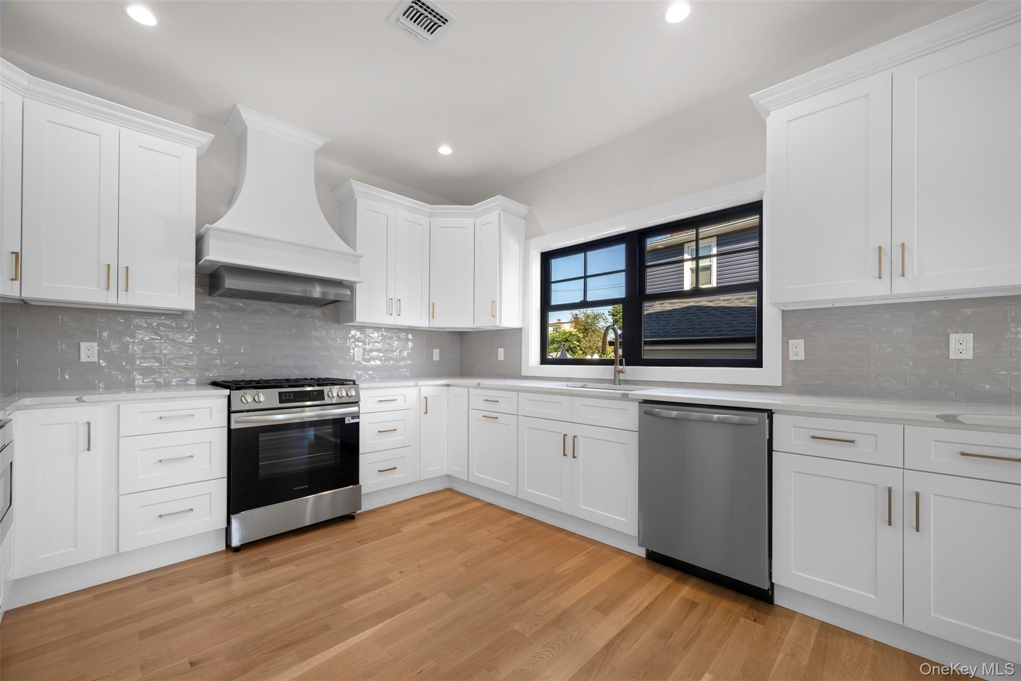 97 Broadmoor Lane — photo 13