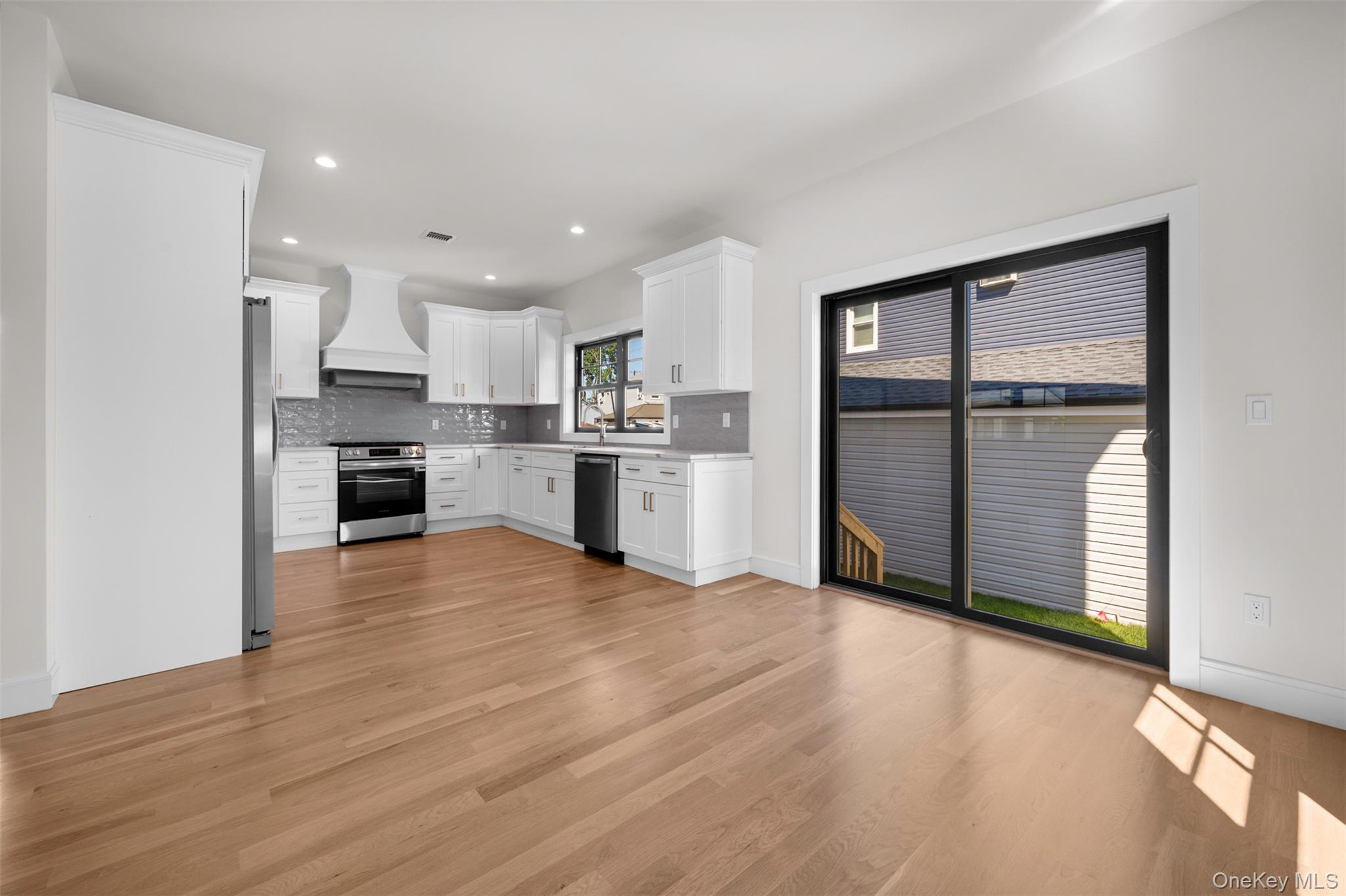97 Broadmoor Lane — photo 17