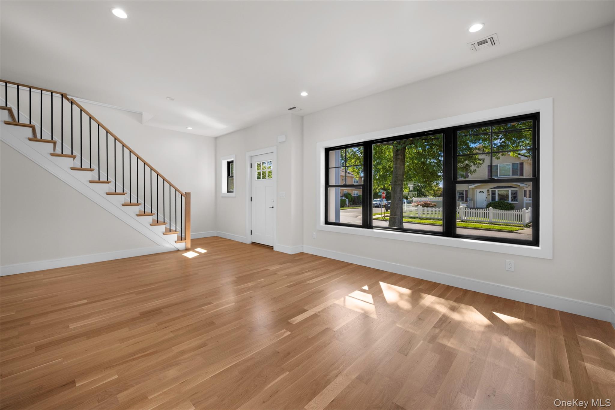 97 Broadmoor Lane — photo 8