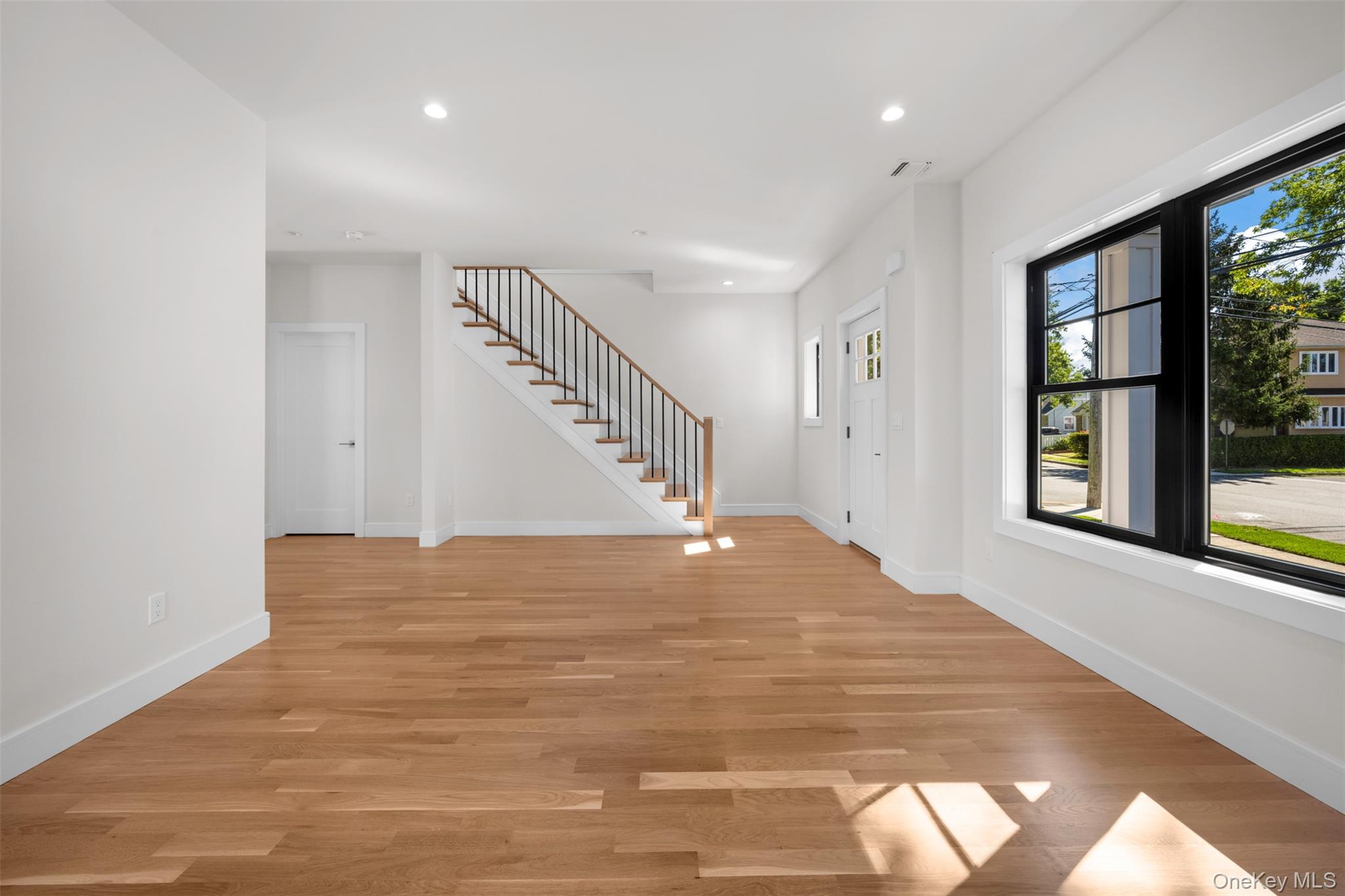 97 Broadmoor Lane — photo 9