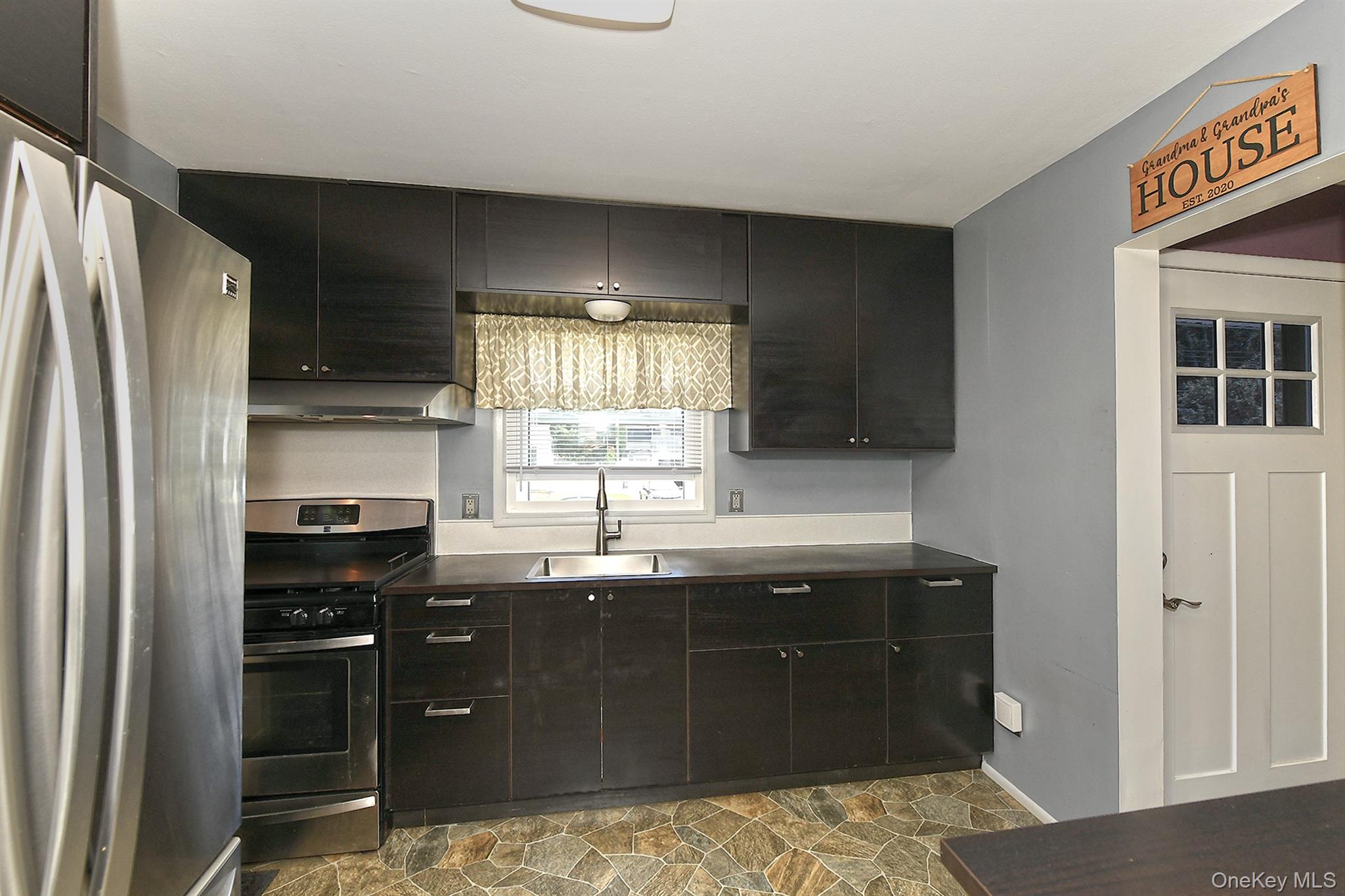 63 Michele Terrace — photo 4