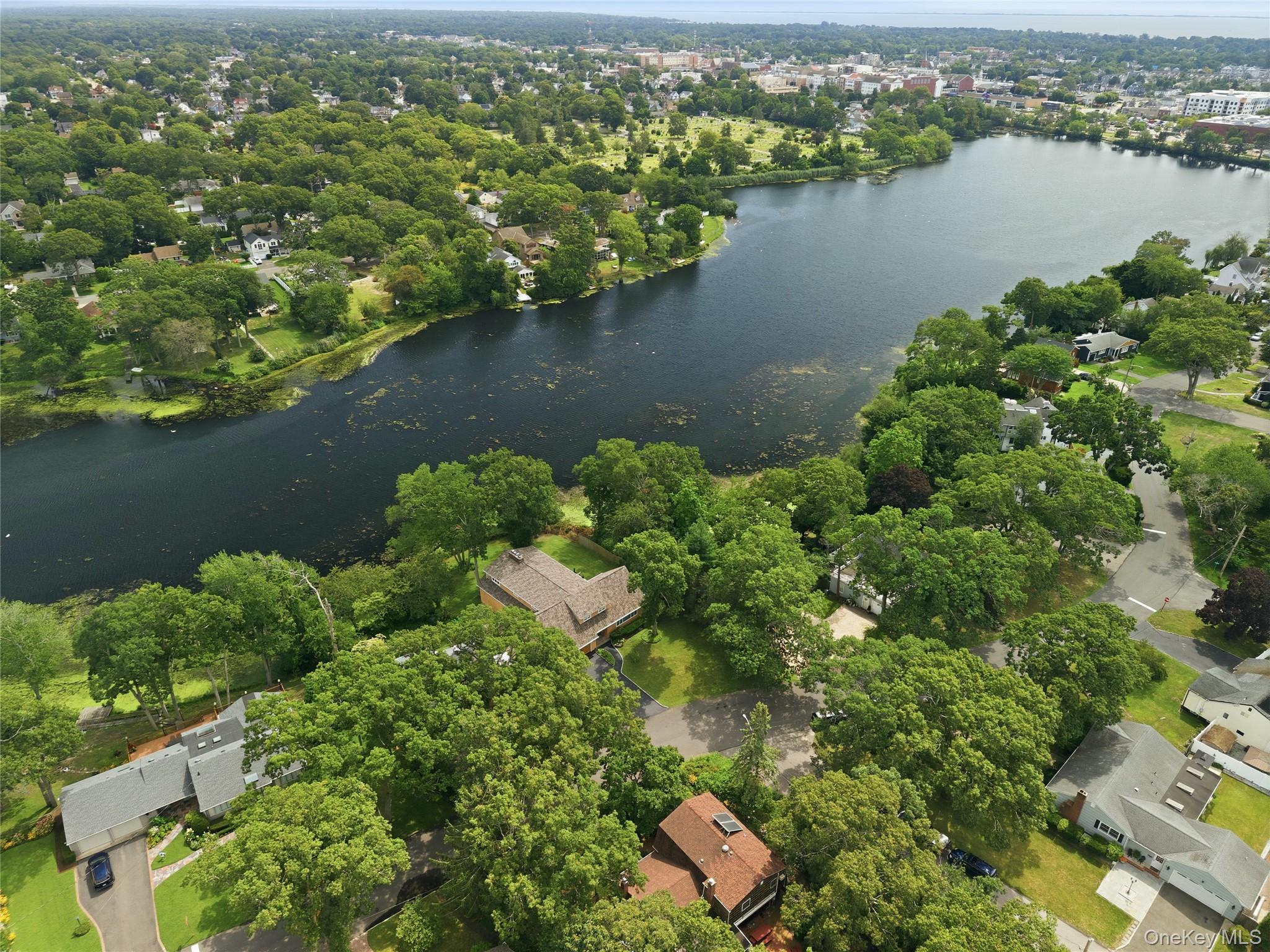 107 Lake Shore Drive — photo 41