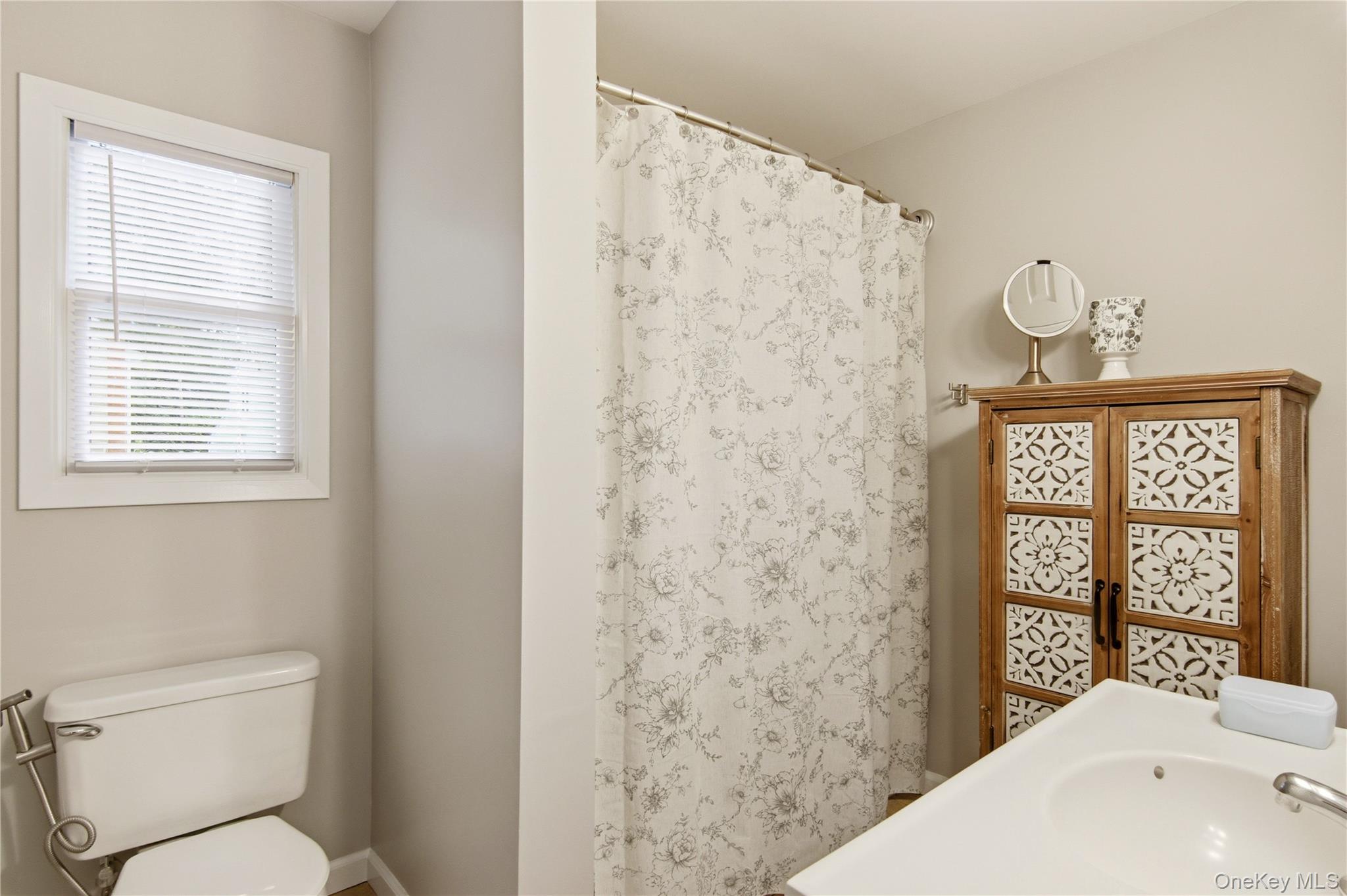 301 Laurel Road — photo 17