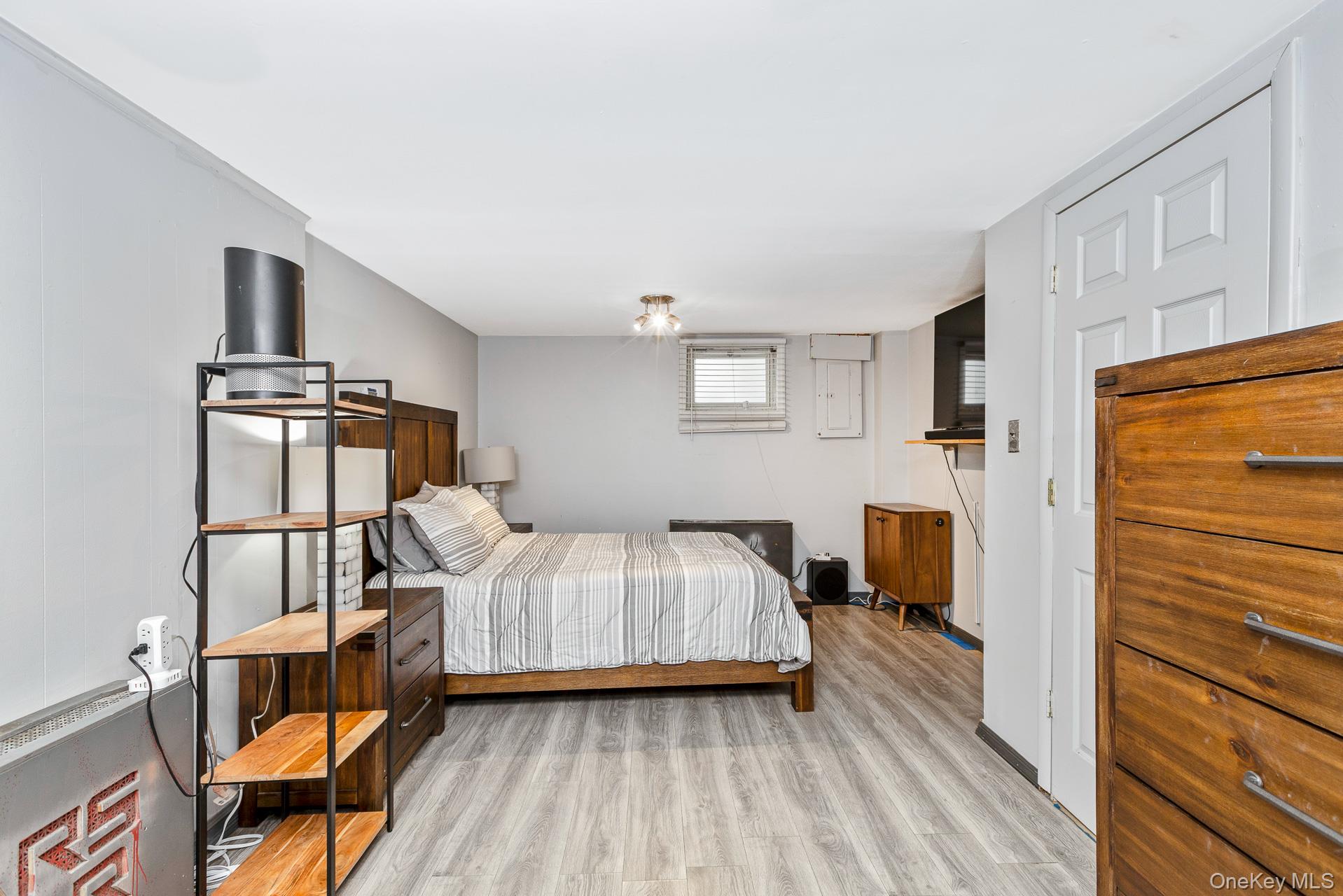 12 Dover Avenue — photo 17