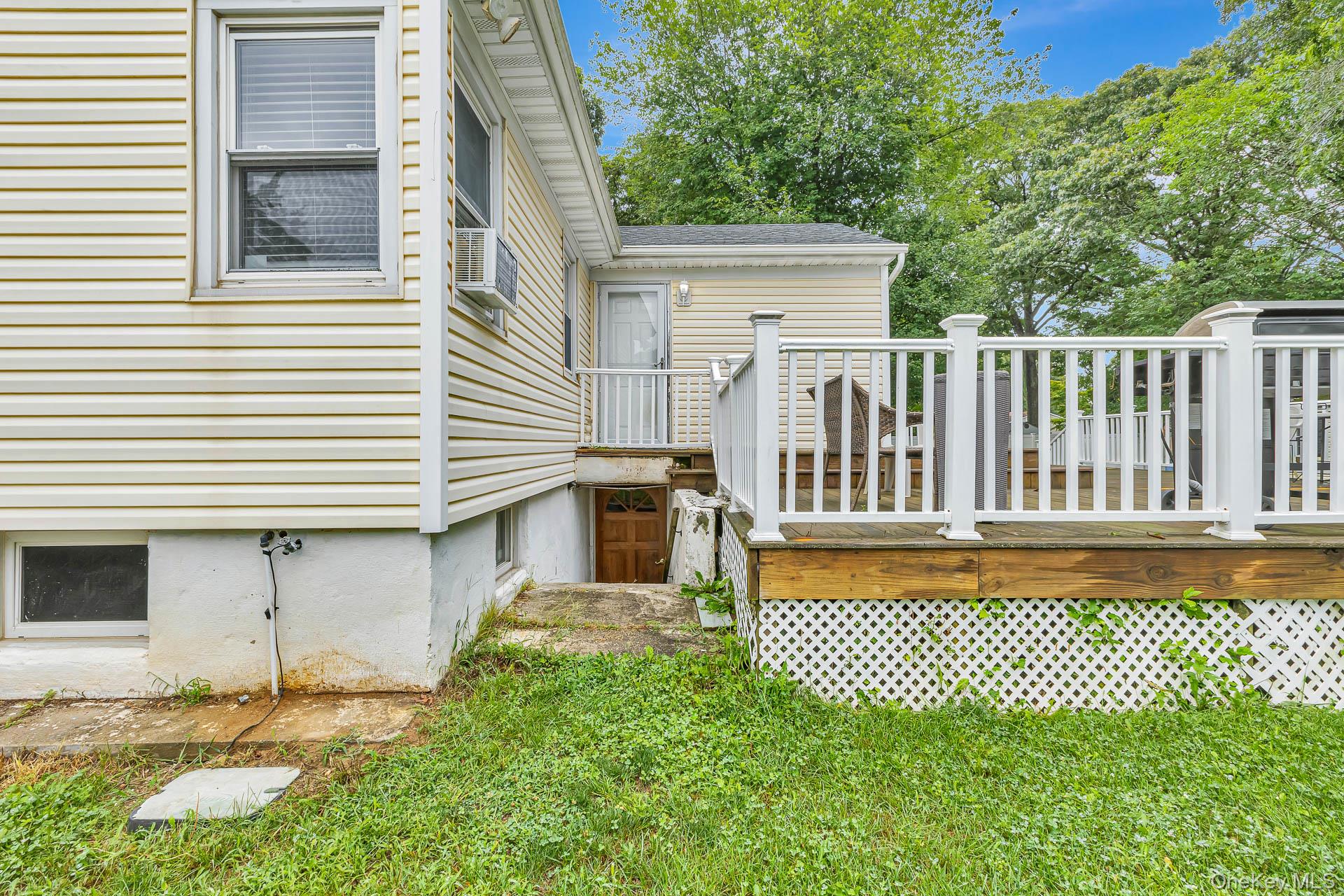 12 Dover Avenue — photo 22