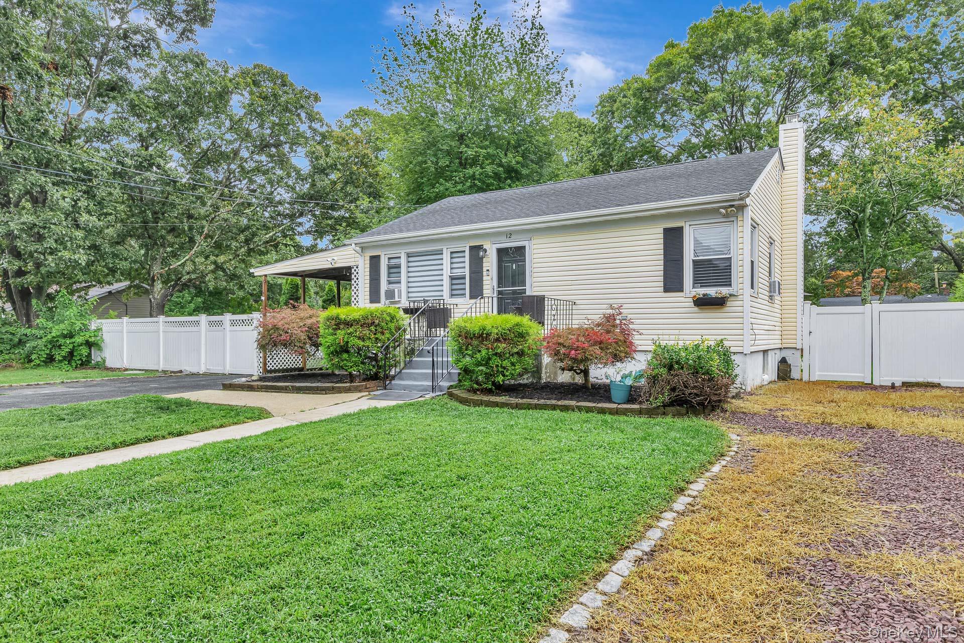 12 Dover Avenue — photo 3