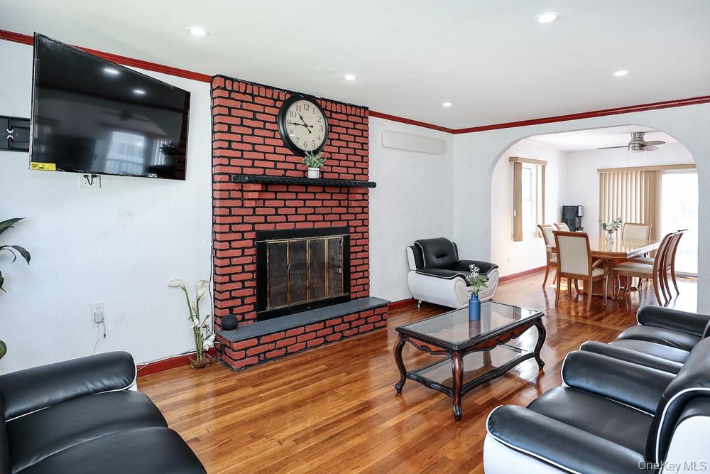 1491 Clay Street — photo 3