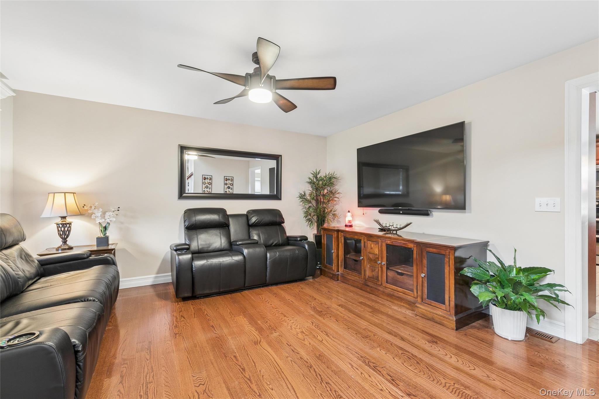 406 Carnation Drive — photo 9