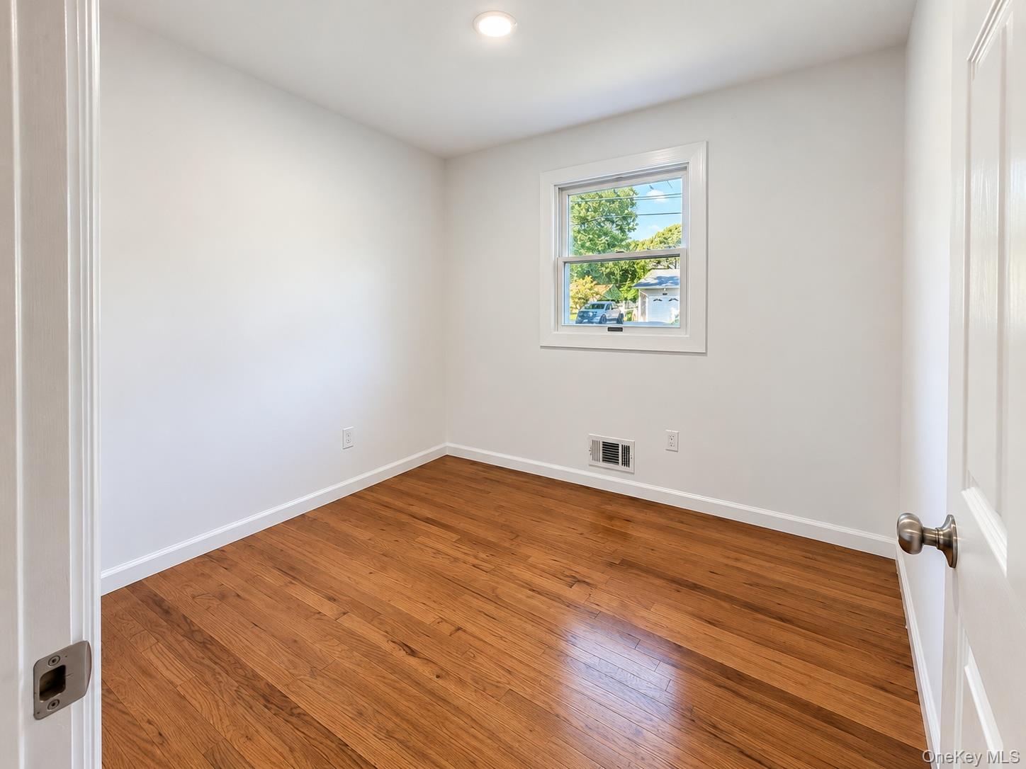 22 Maryland Boulevard — photo 8
