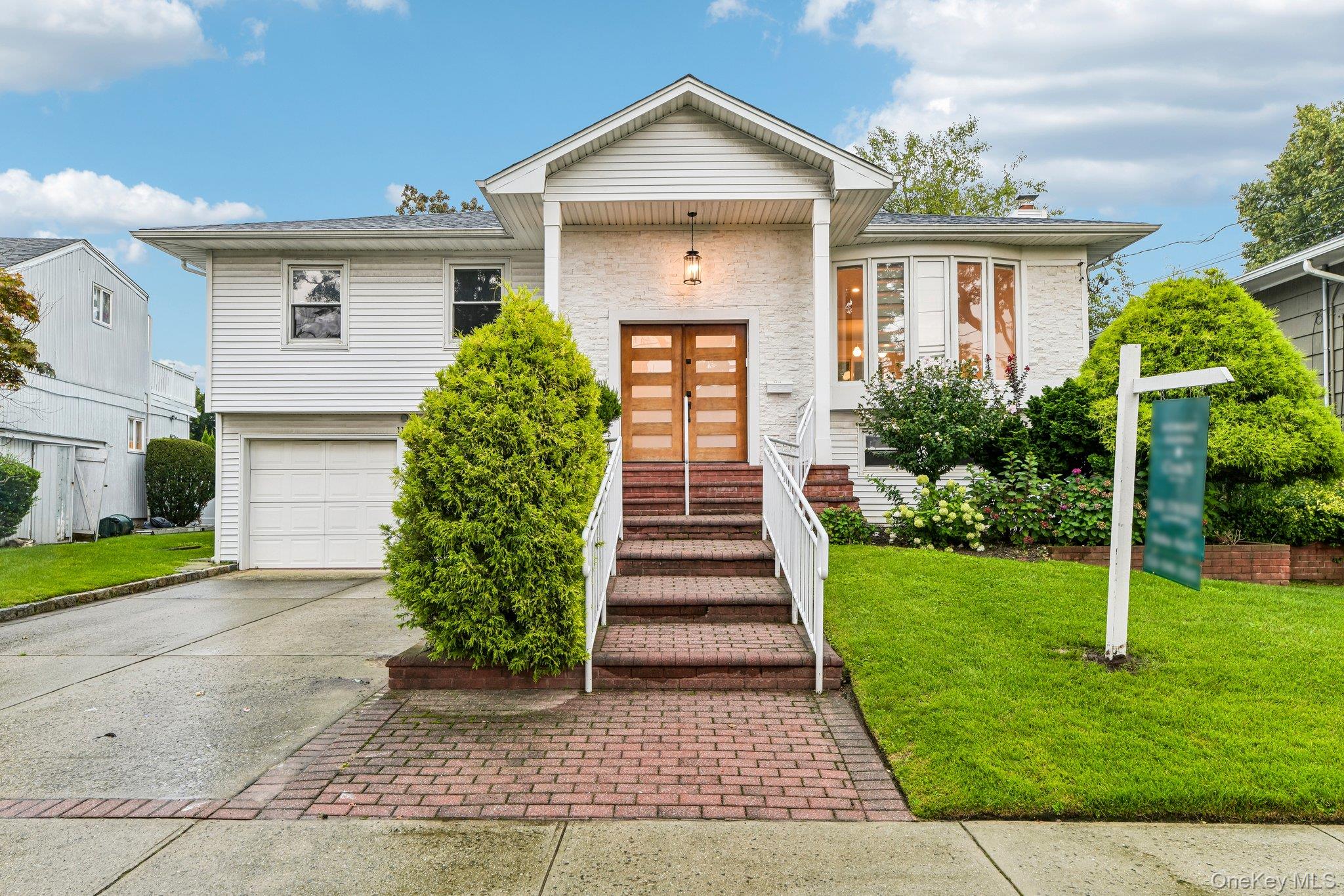 1114 Fordham Lane, Woodmere