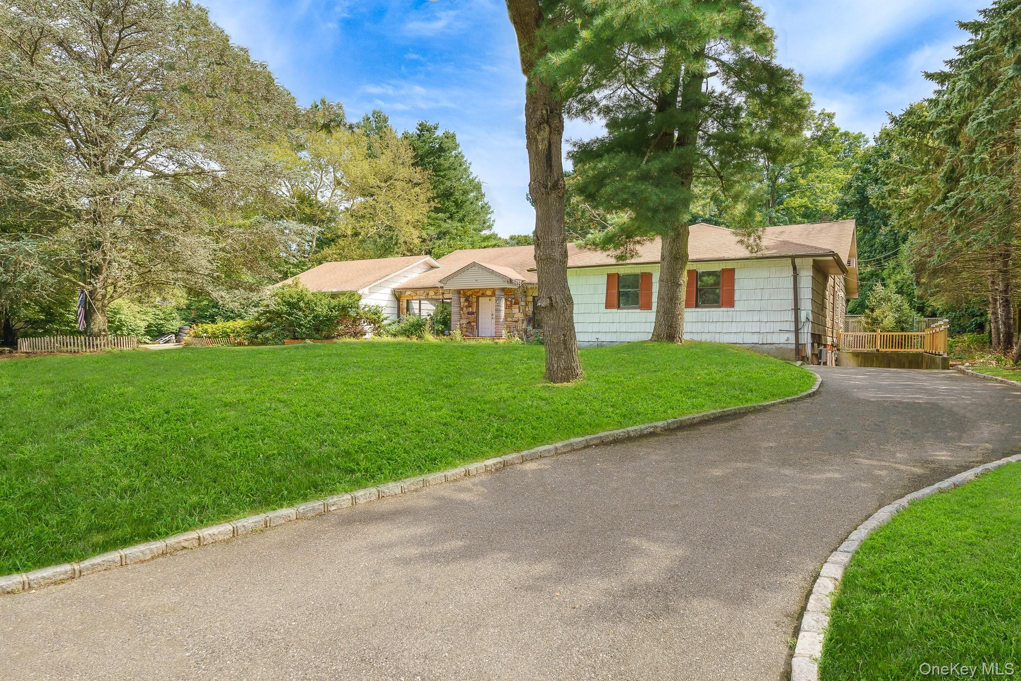 4 Rose Court, Centereach