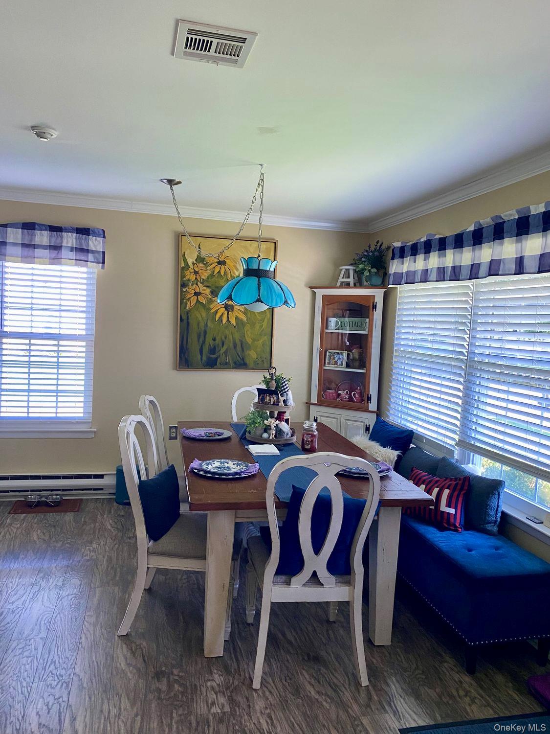 472A Darwen Drive — photo 3