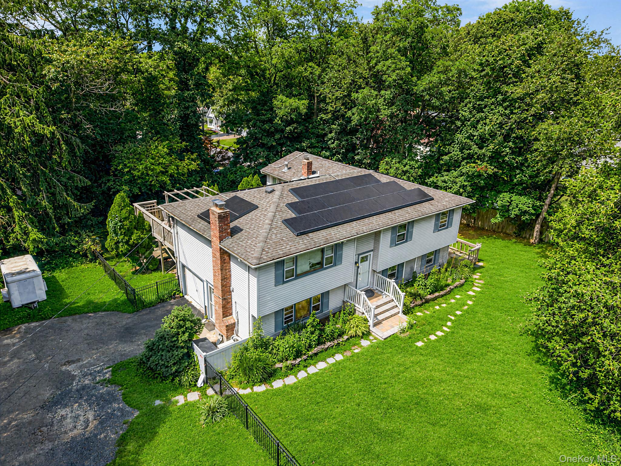 136 Woodhull Road, Huntington