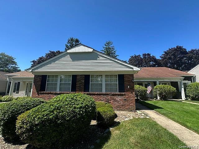 6 Cobblestone Way, Mount Sinai