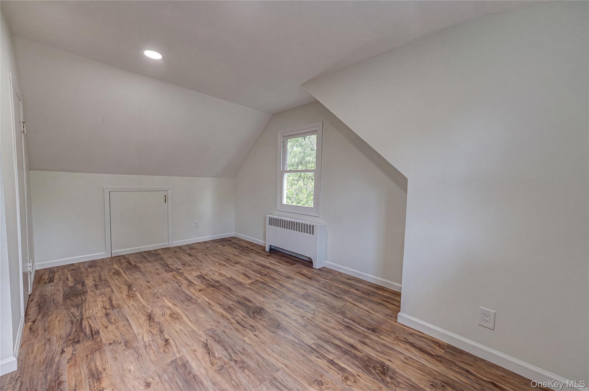 2528 Marshall Avenue — photo 5