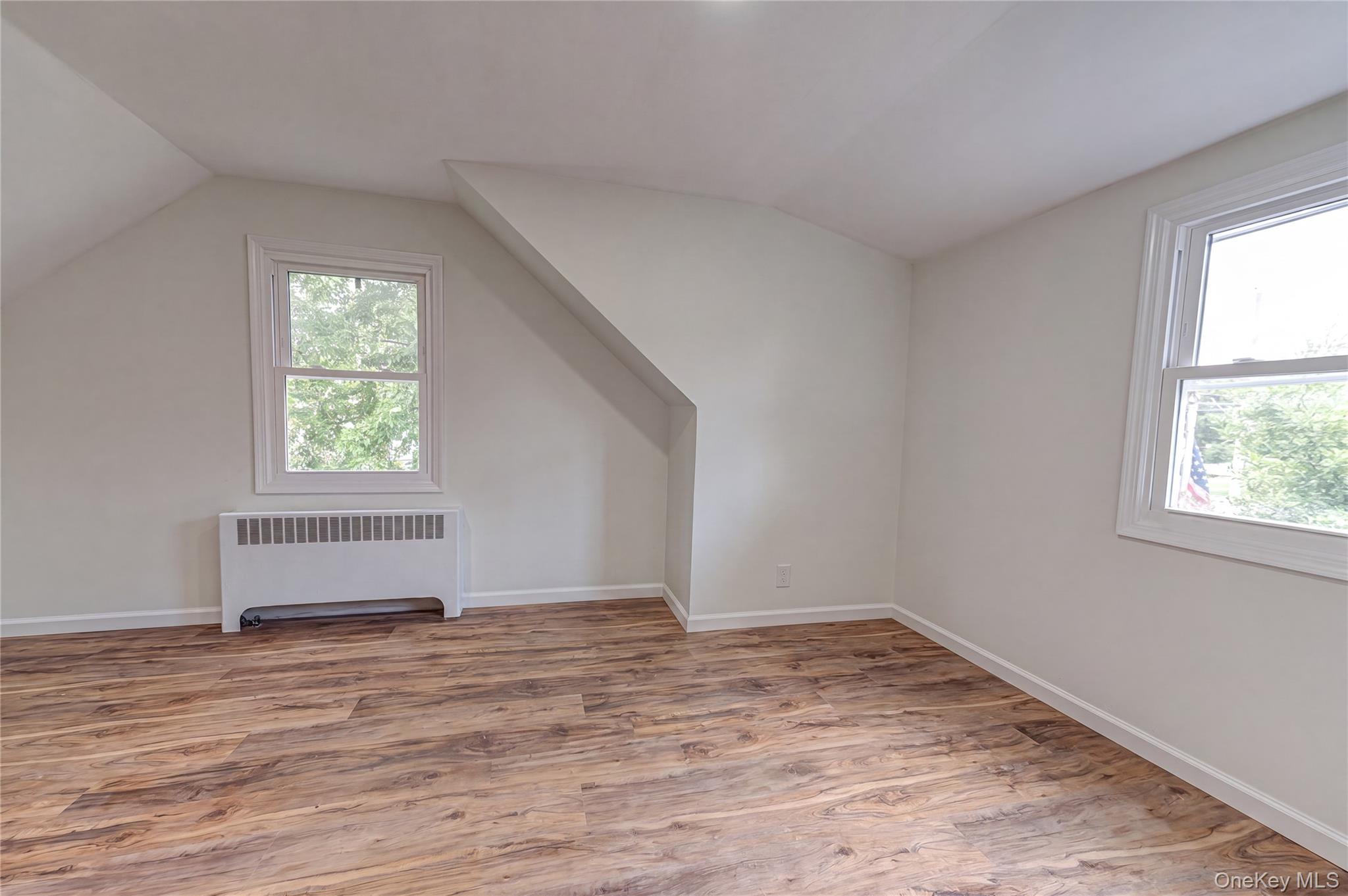 2528 Marshall Avenue — photo 6