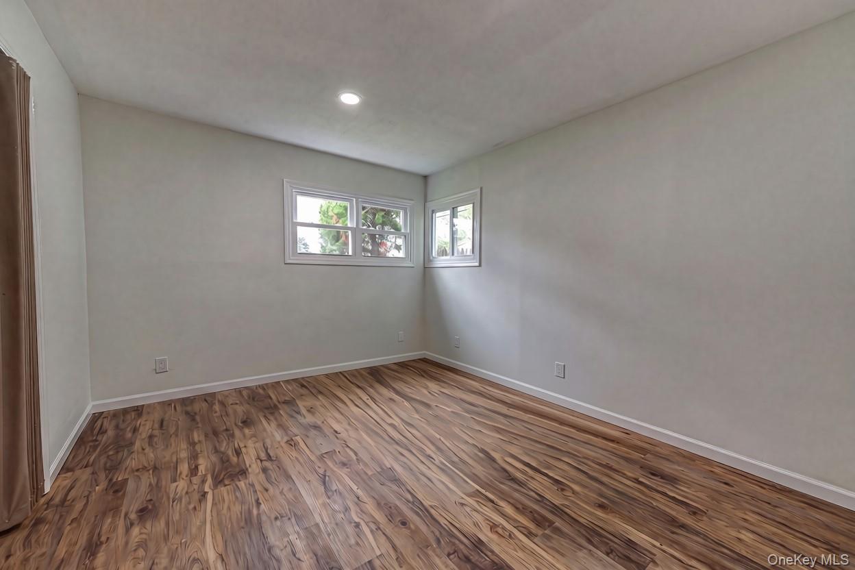 2528 Marshall Avenue — photo 10