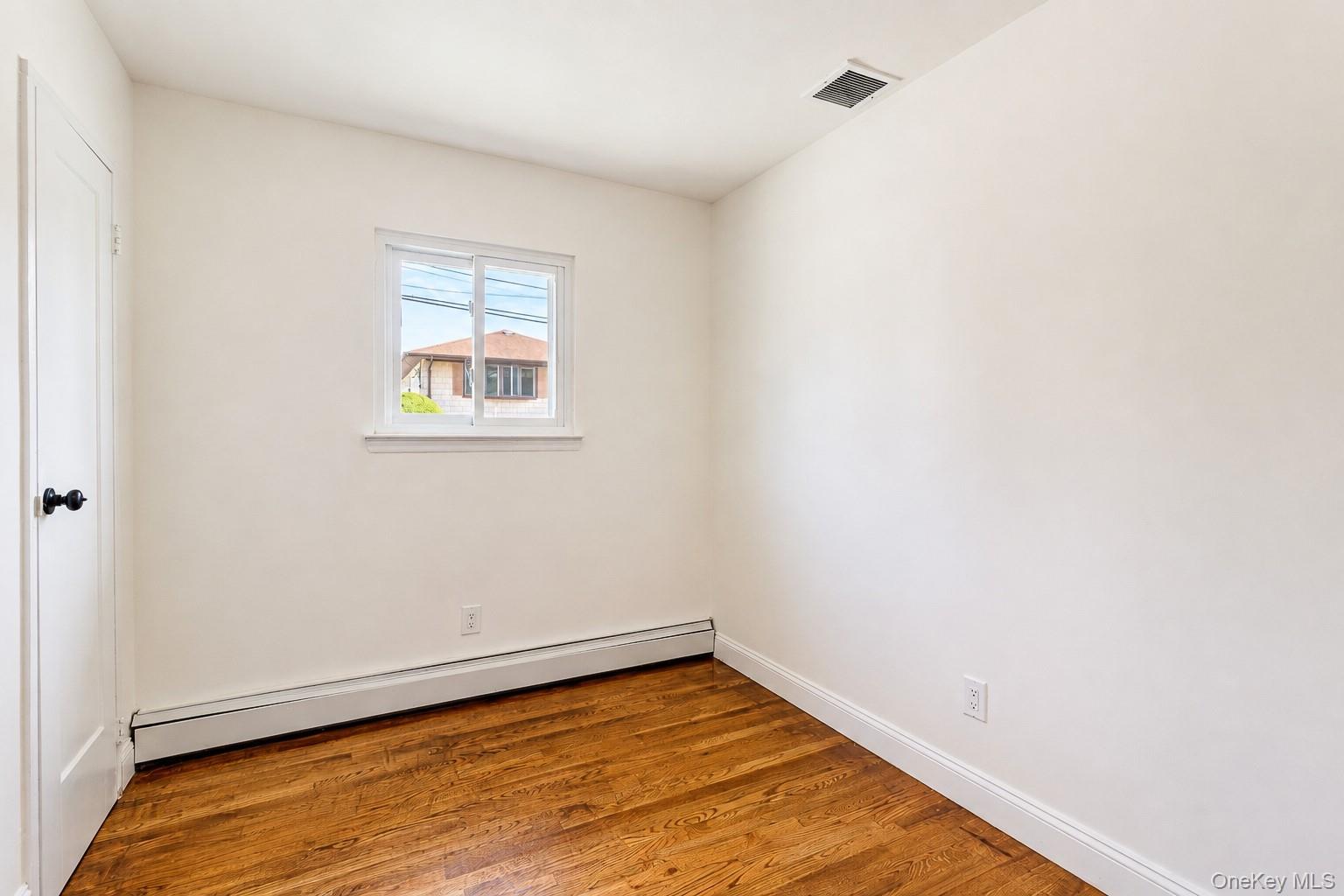 12 Grant Avenue — photo 17