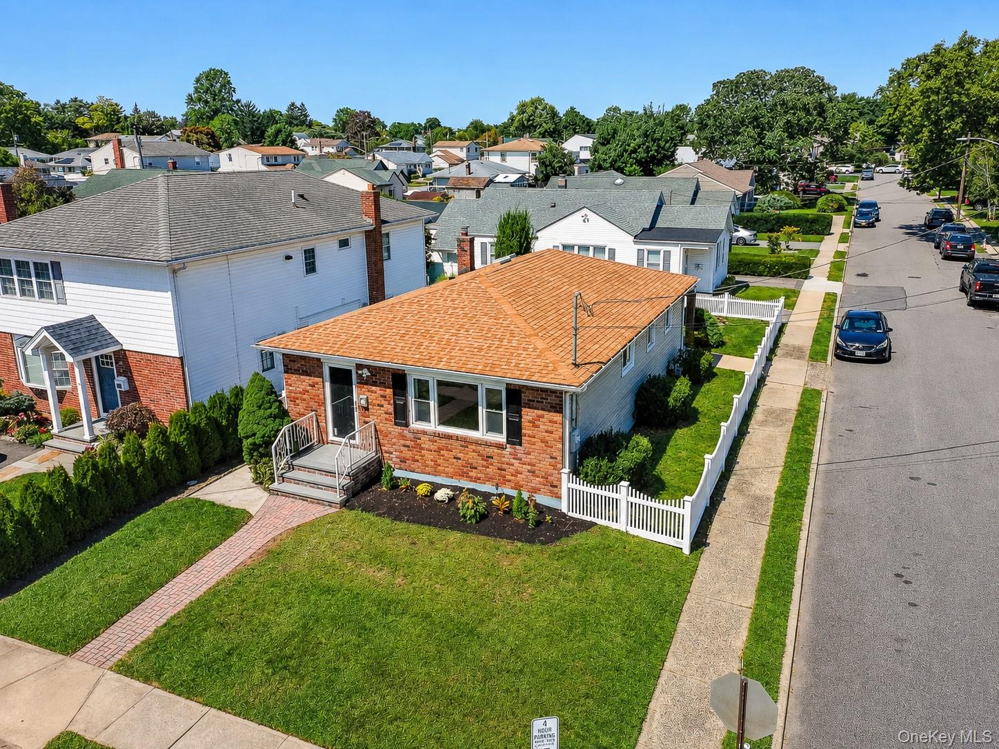 12 Grant Avenue — photo 2