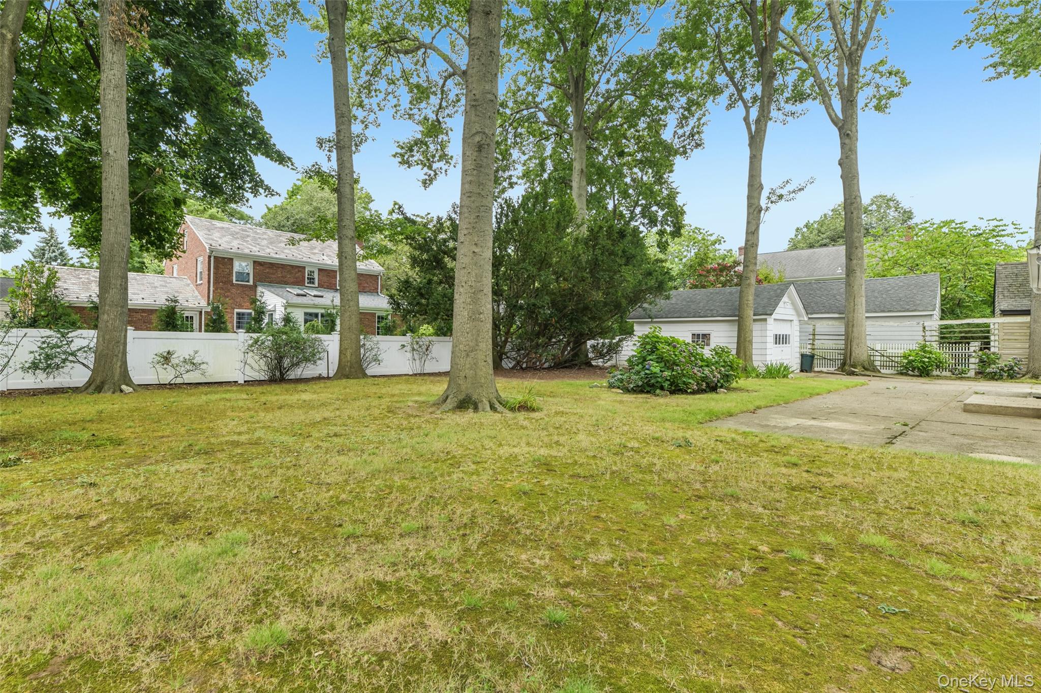 204 Auburn Street — photo 25