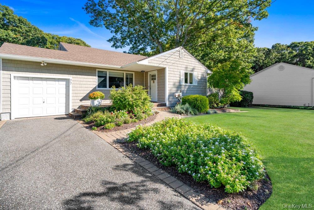 77 Lumur Drive
