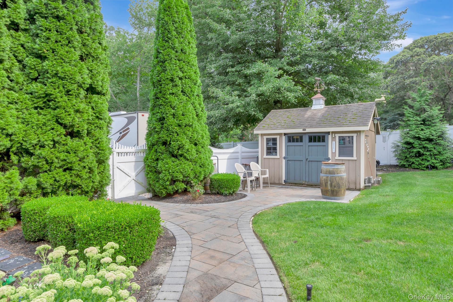 2835 Wading River Road — photo 34