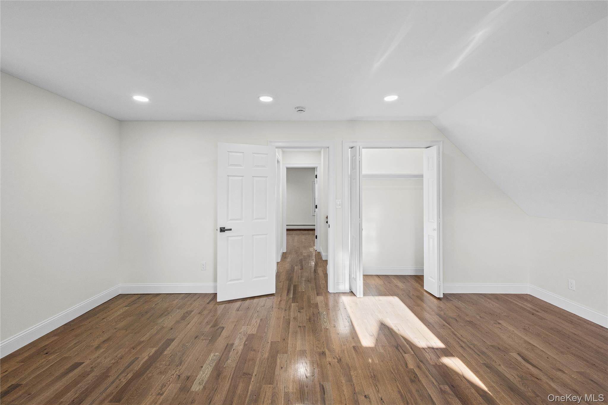 843 Jerusalem Avenue — photo 30