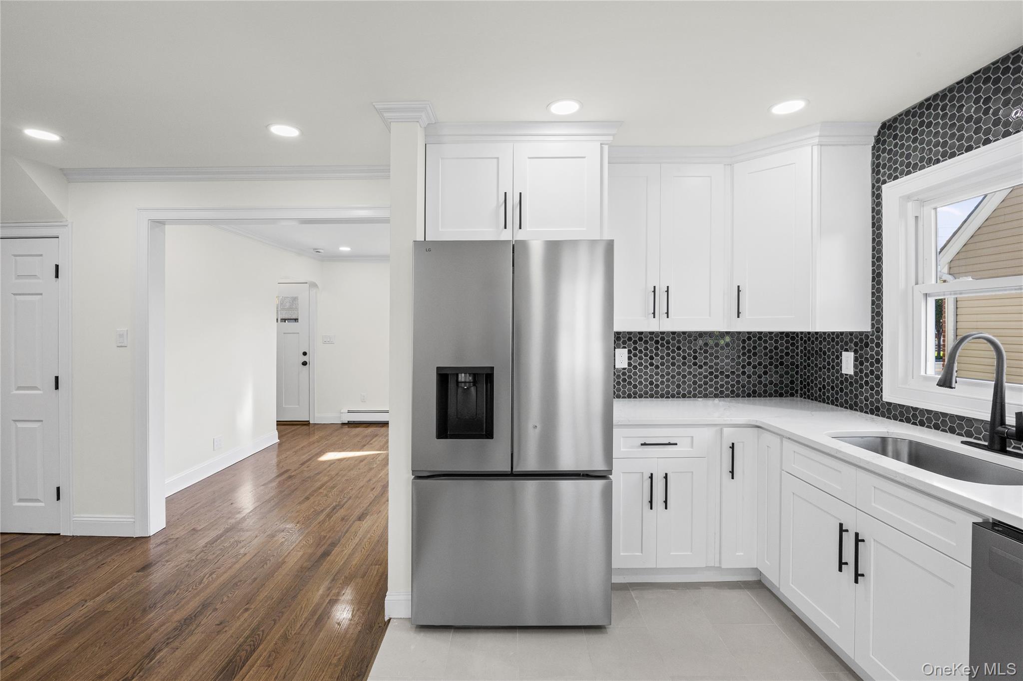 843 Jerusalem Avenue — photo 10