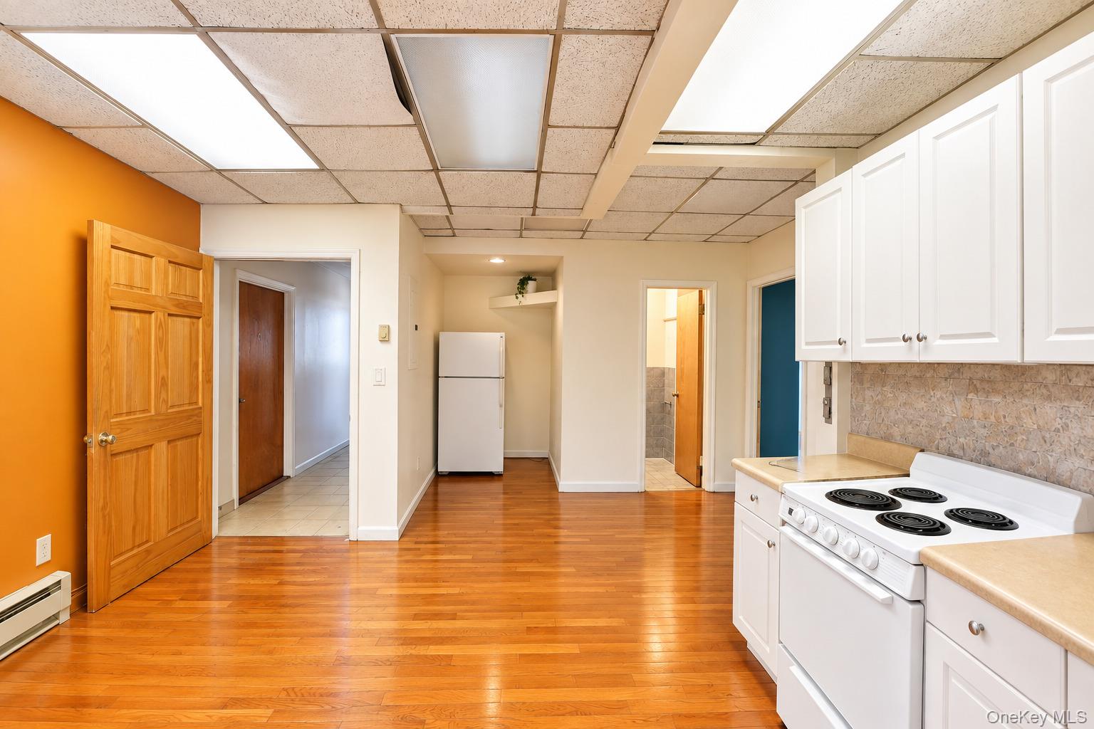 6419 Myrtle Avenue — photo 11