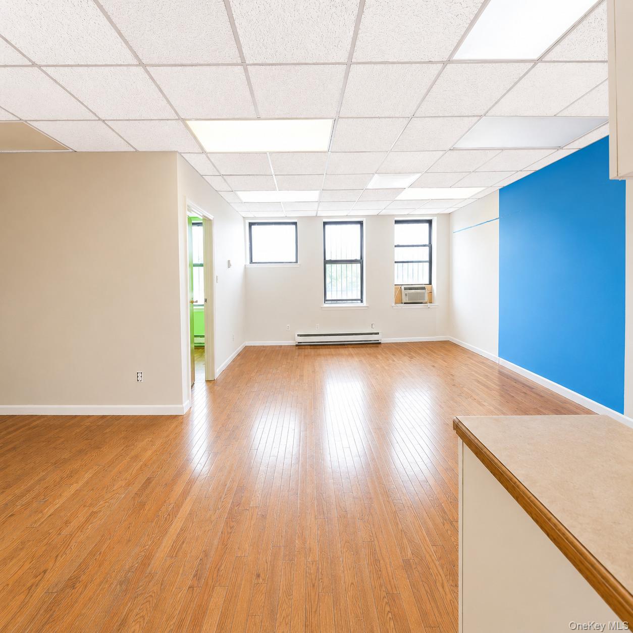 6419 Myrtle Avenue — photo 21