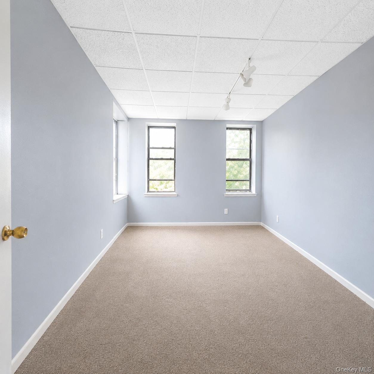 6419 Myrtle Avenue — photo 24