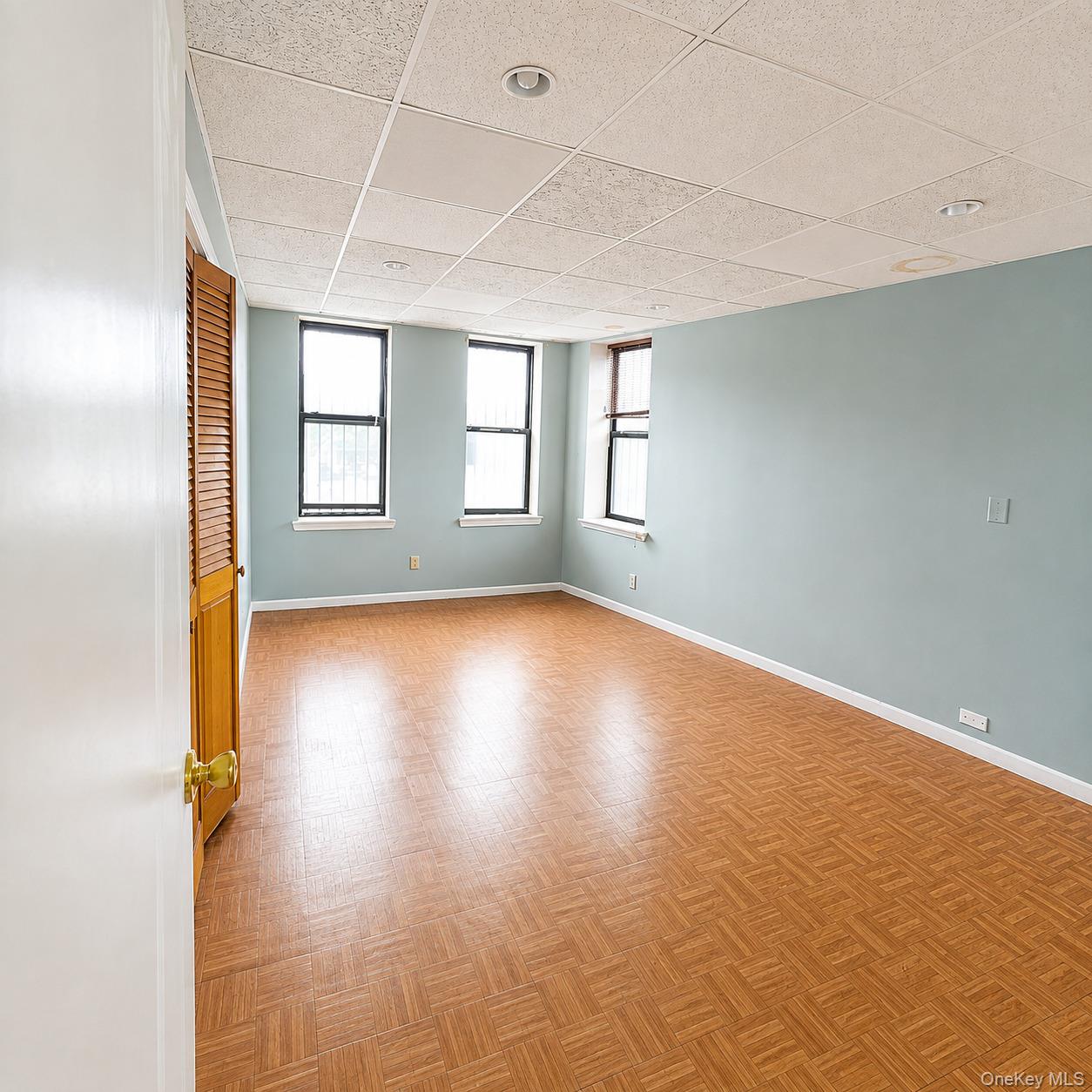 6419 Myrtle Avenue — photo 25