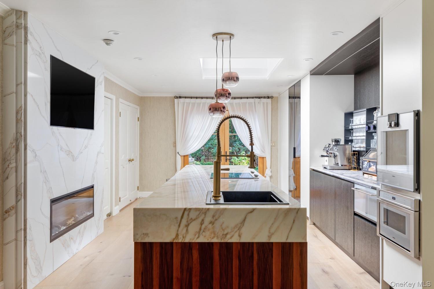 10 Laurel Woods Drive — photo 16