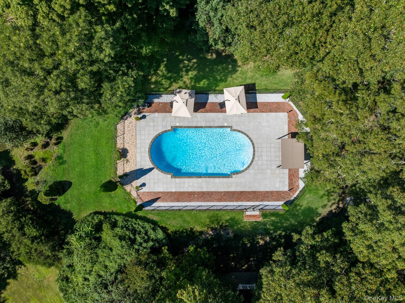 10 Laurel Woods Drive — photo 31