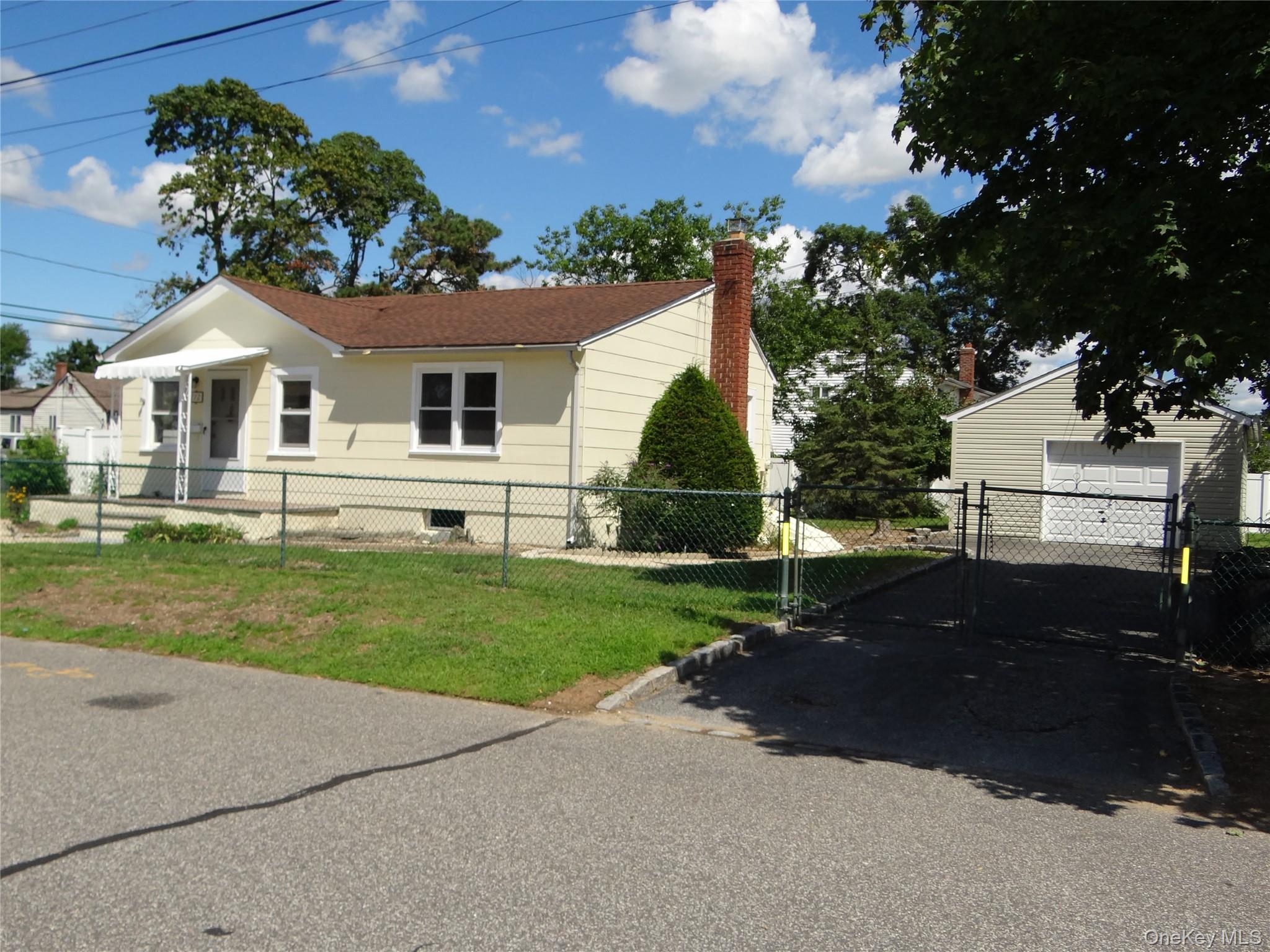 272 12th Avenue, West Babylon